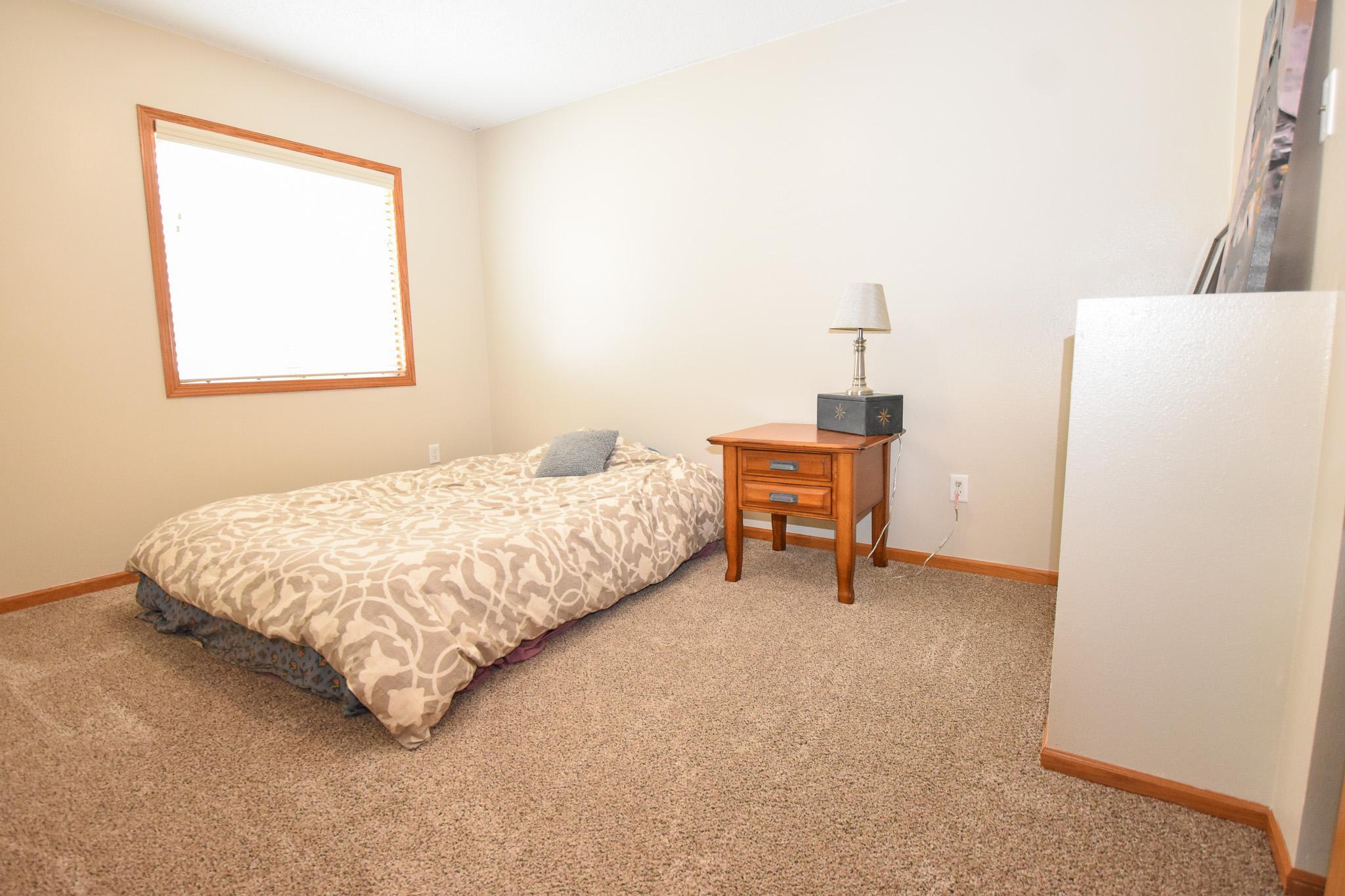 1991 single family home for sale at 3842 10TH Street N in Fargo, ND — 4 bed, 2 bath (photo 23 of 34)