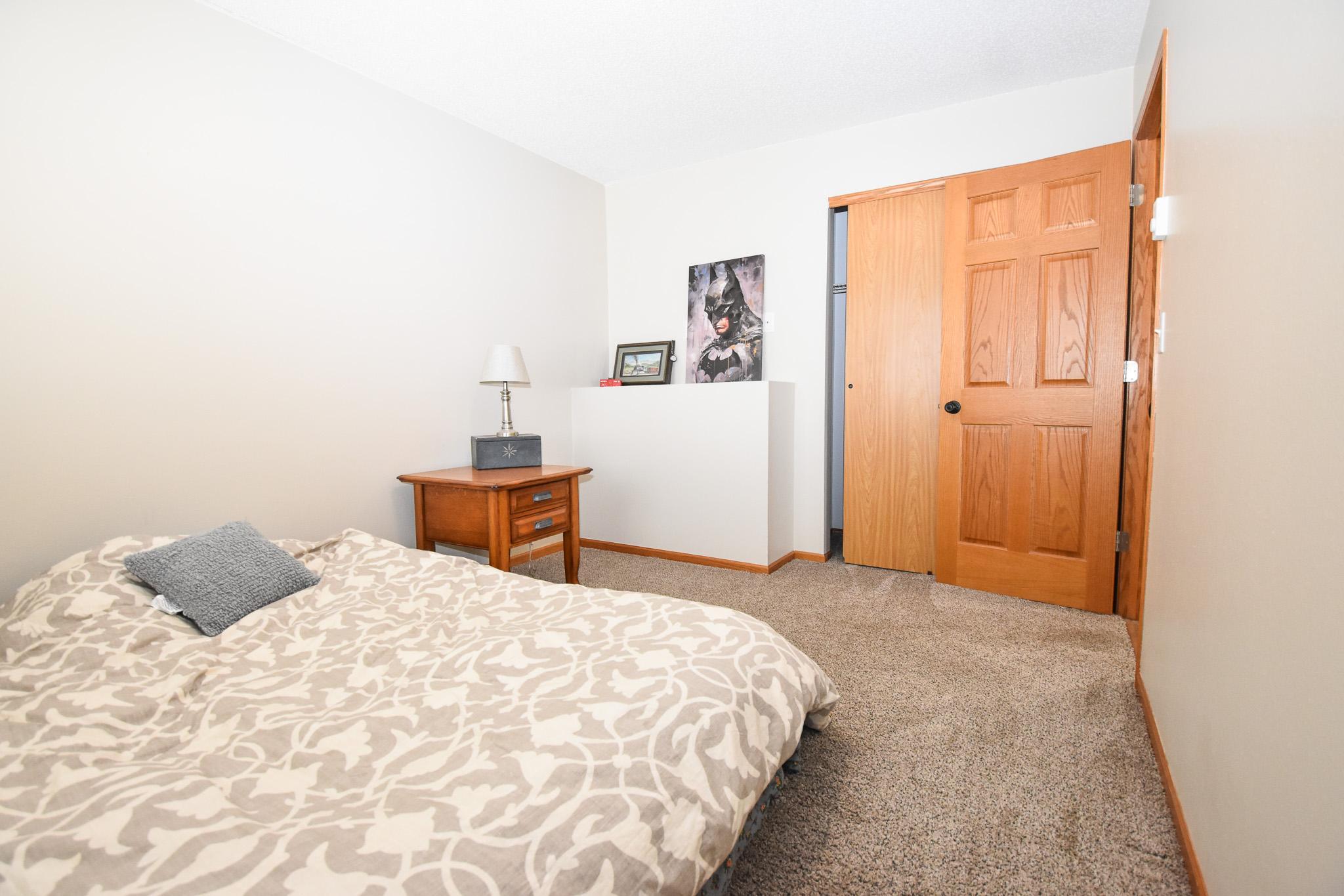1991 single family home for sale at 3842 10TH Street N in Fargo, ND — 4 bed, 2 bath (photo 24 of 34)