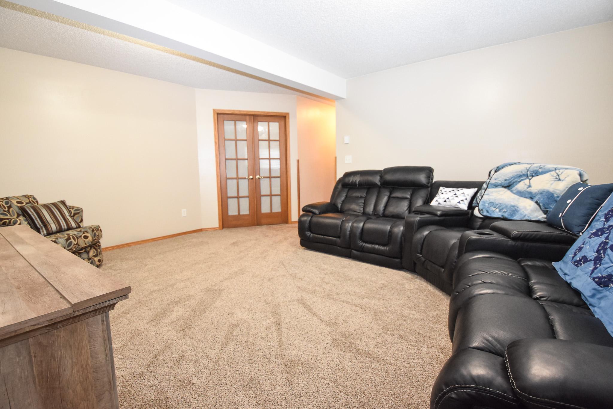 1991 single family home for sale at 3842 10TH Street N in Fargo, ND — 4 bed, 2 bath (photo 28 of 34)