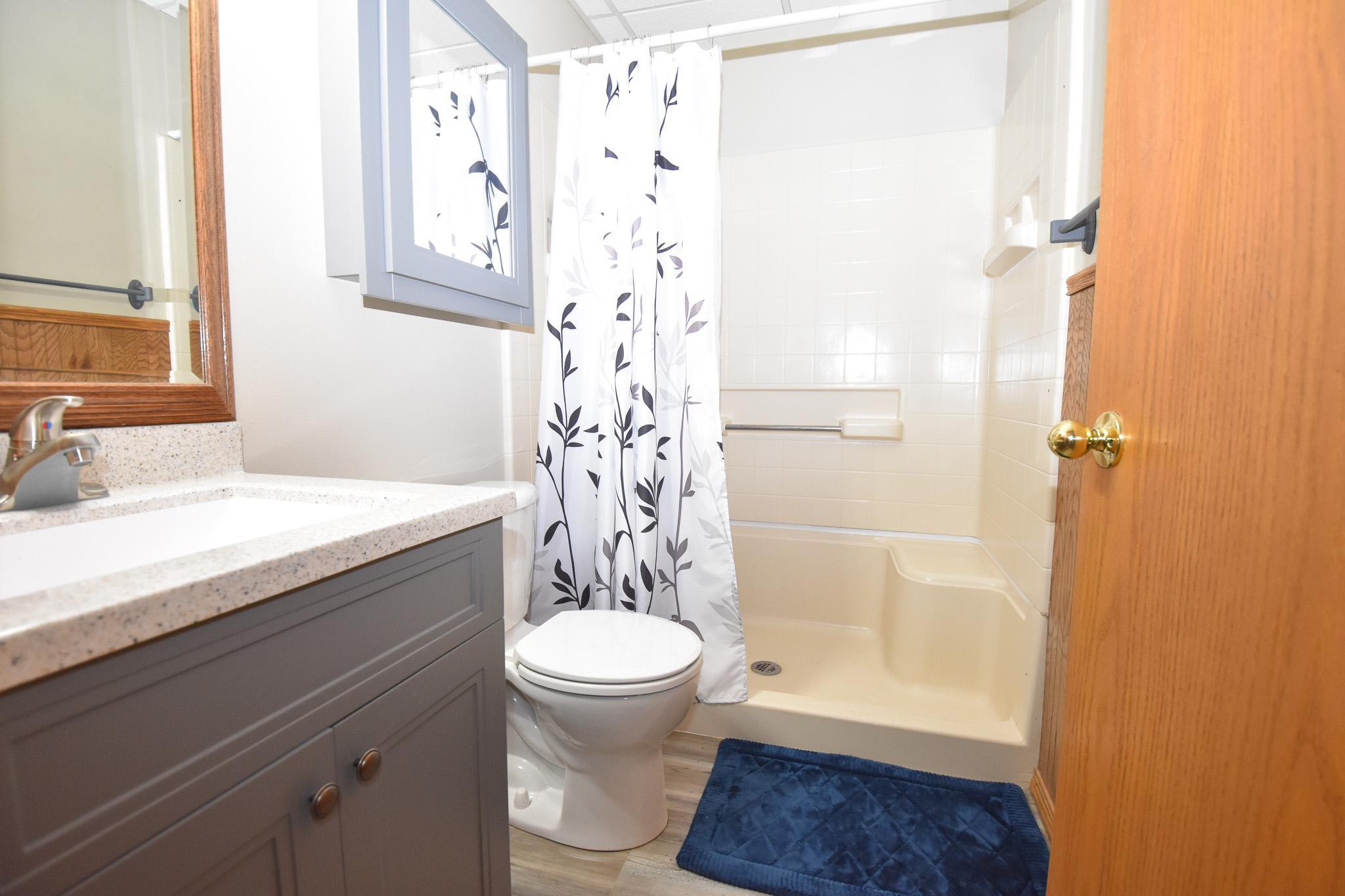 1991 single family home for sale at 3842 10TH Street N in Fargo, ND — 4 bed, 2 bath (photo 29 of 34)