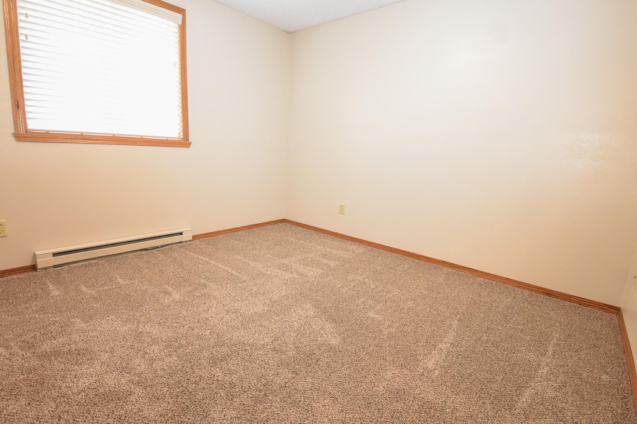 1991 single family home for sale at 3842 10TH Street N in Fargo, ND — 4 bed, 2 bath (photo 30 of 34)