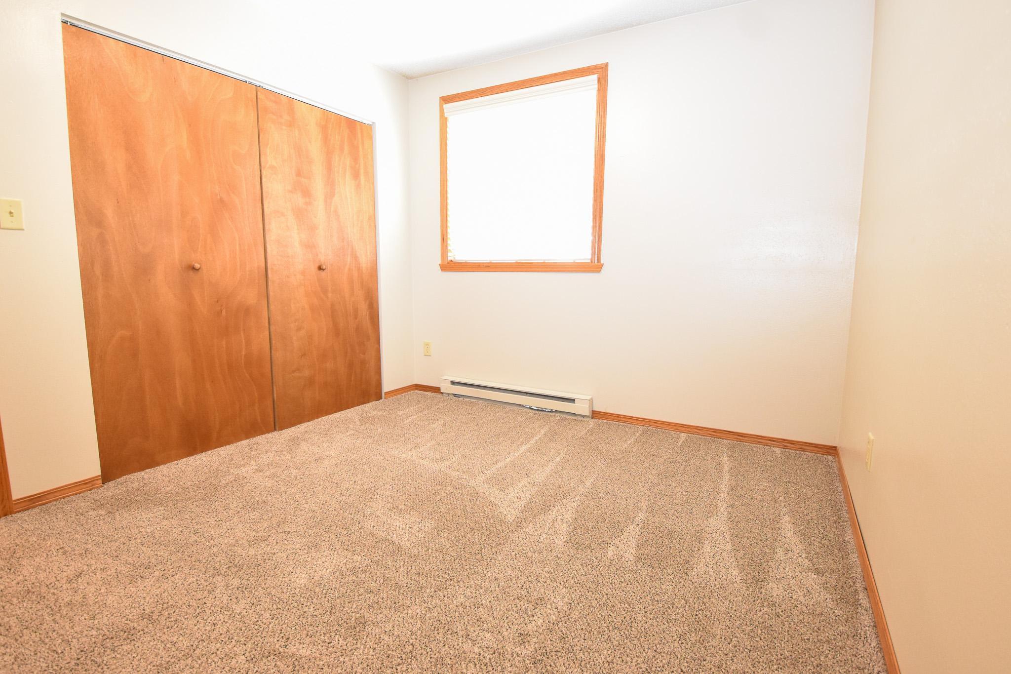 1991 single family home for sale at 3842 10TH Street N in Fargo, ND — 4 bed, 2 bath (photo 31 of 34)