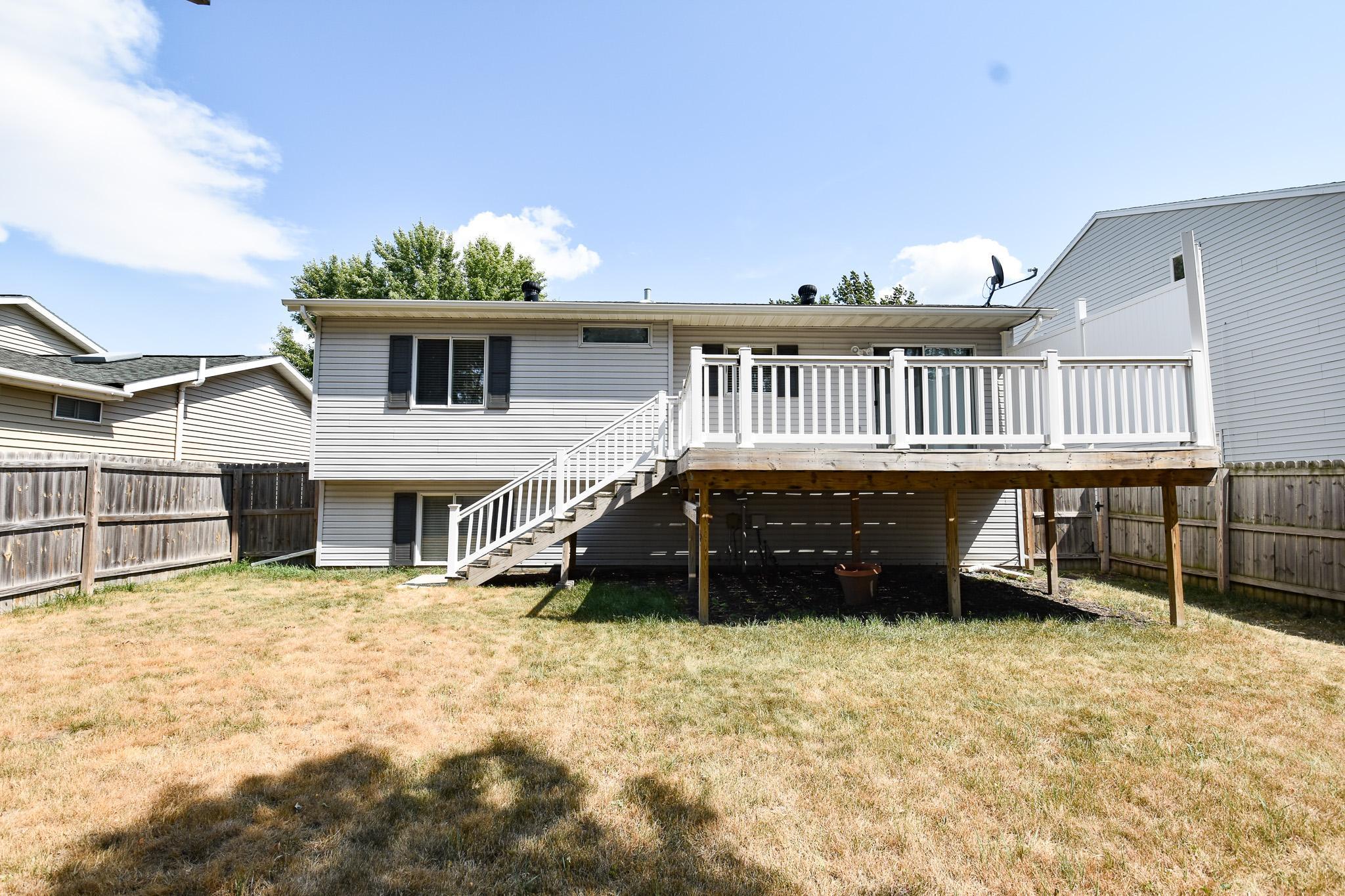1991 single family home for sale at 3842 10TH Street N in Fargo, ND — 4 bed, 2 bath (photo 6 of 34)