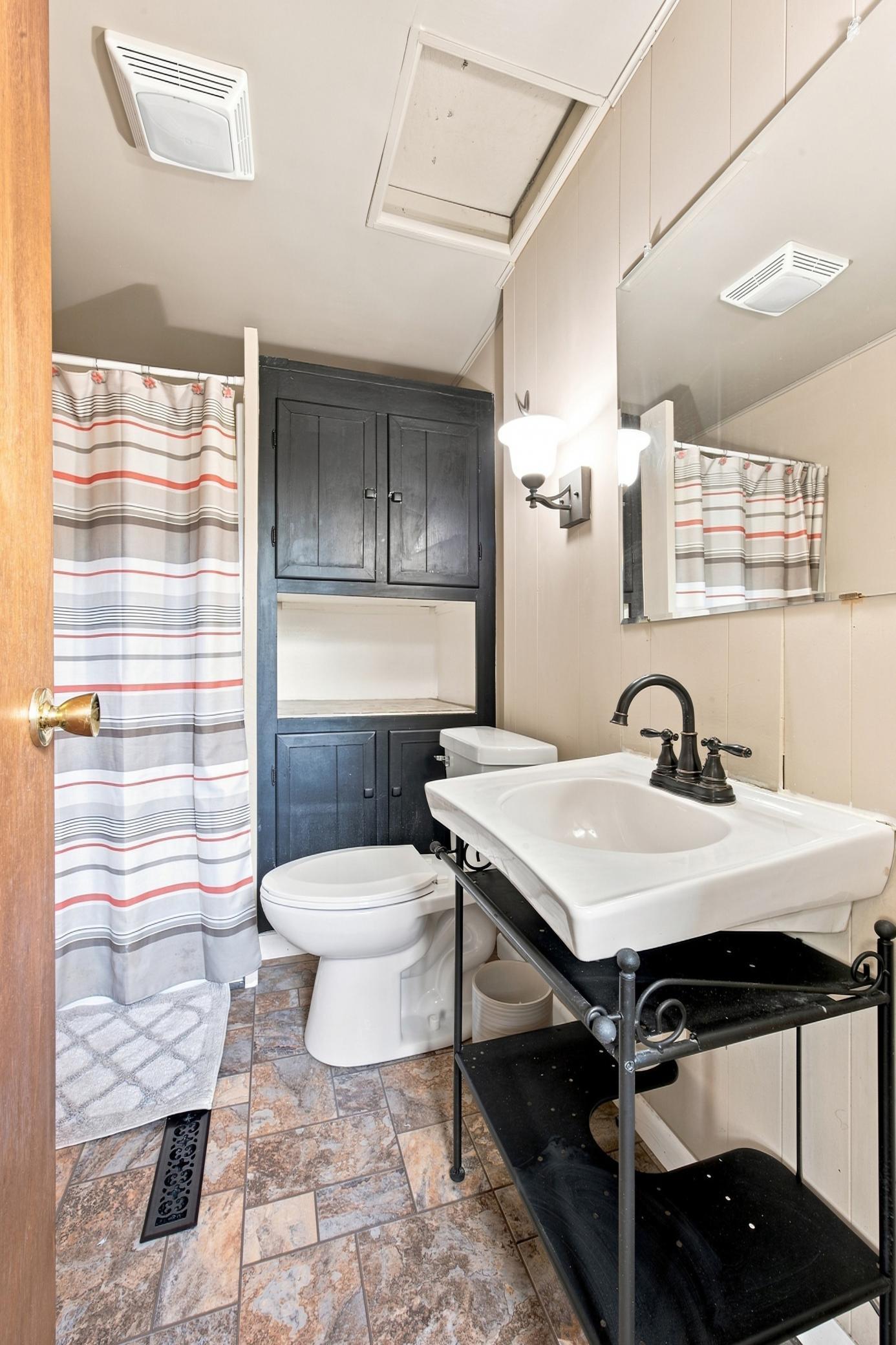 1929 single family home for sale at 1118 1st Street N in Fargo, ND — 3 bed, 2 bath (photo 19 of 34)