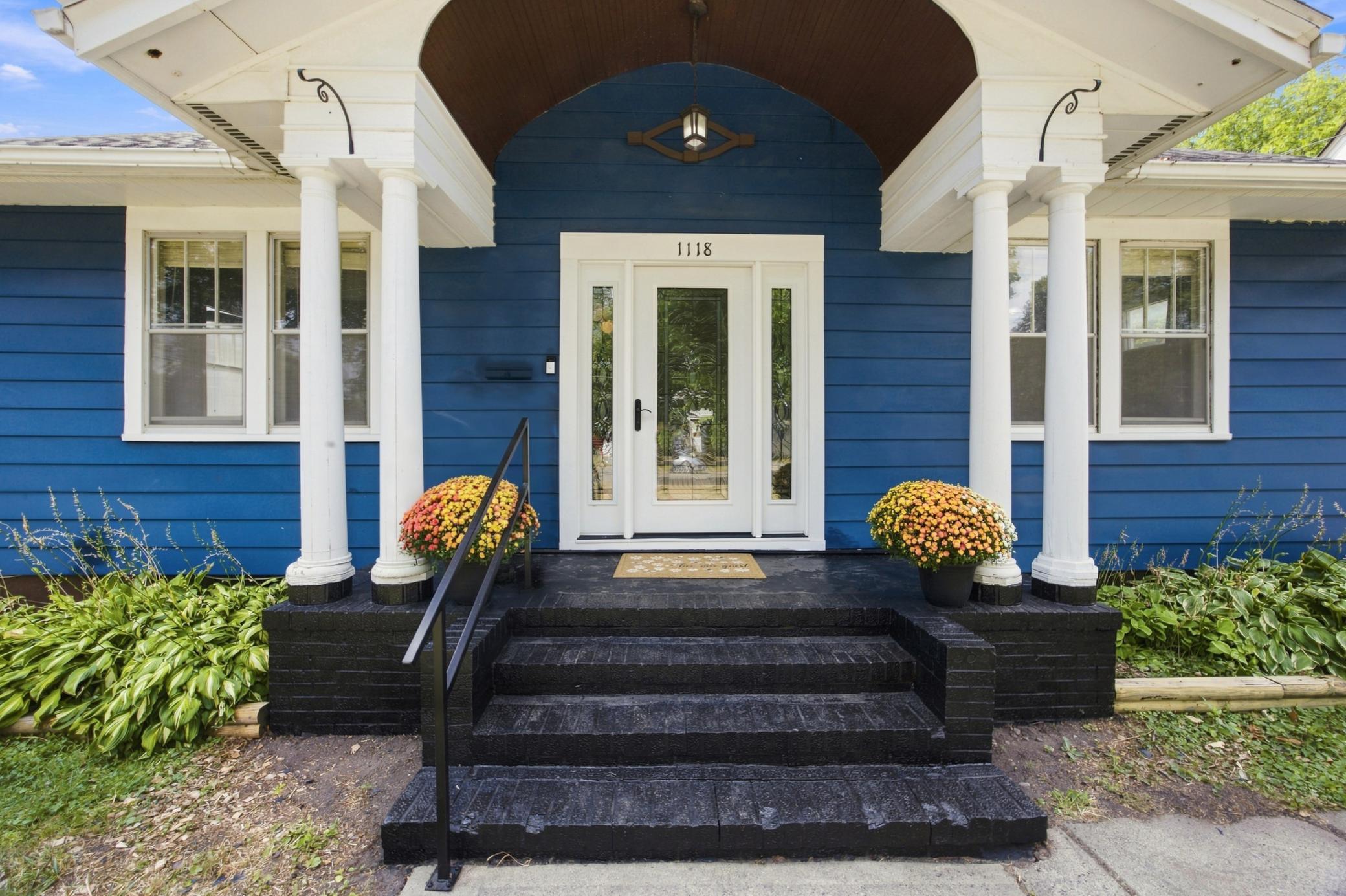 1929 single family home for sale at 1118 1st Street N in Fargo, ND — 3 bed, 2 bath (photo 3 of 34)