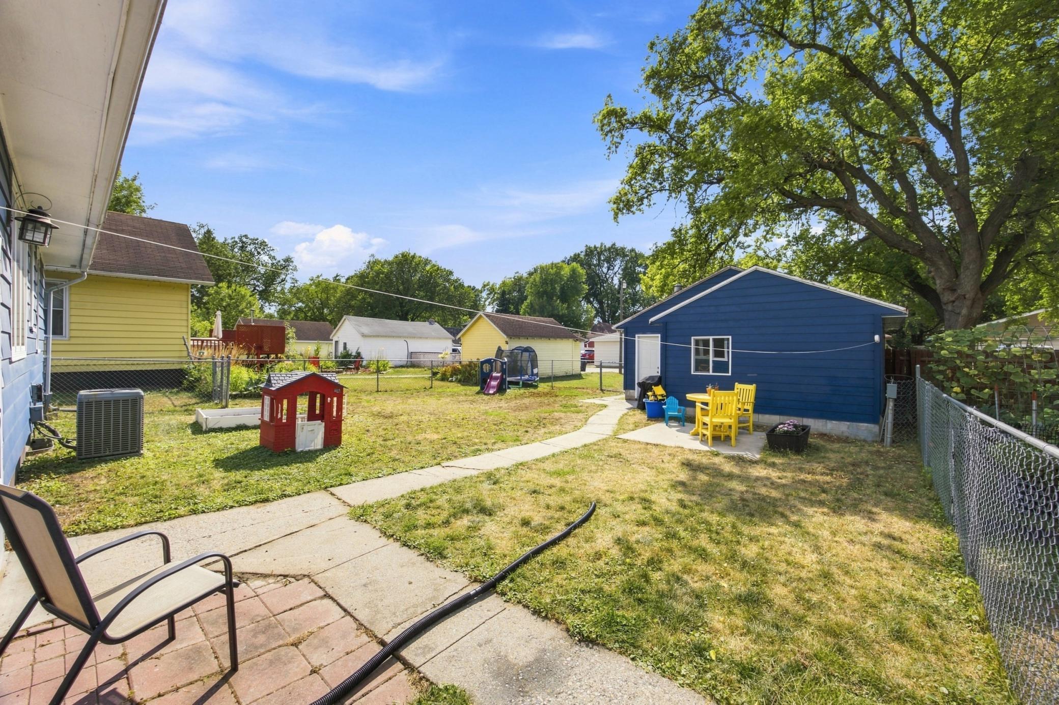 1929 single family home for sale at 1118 1st Street N in Fargo, ND — 3 bed, 2 bath (photo 24 of 34)