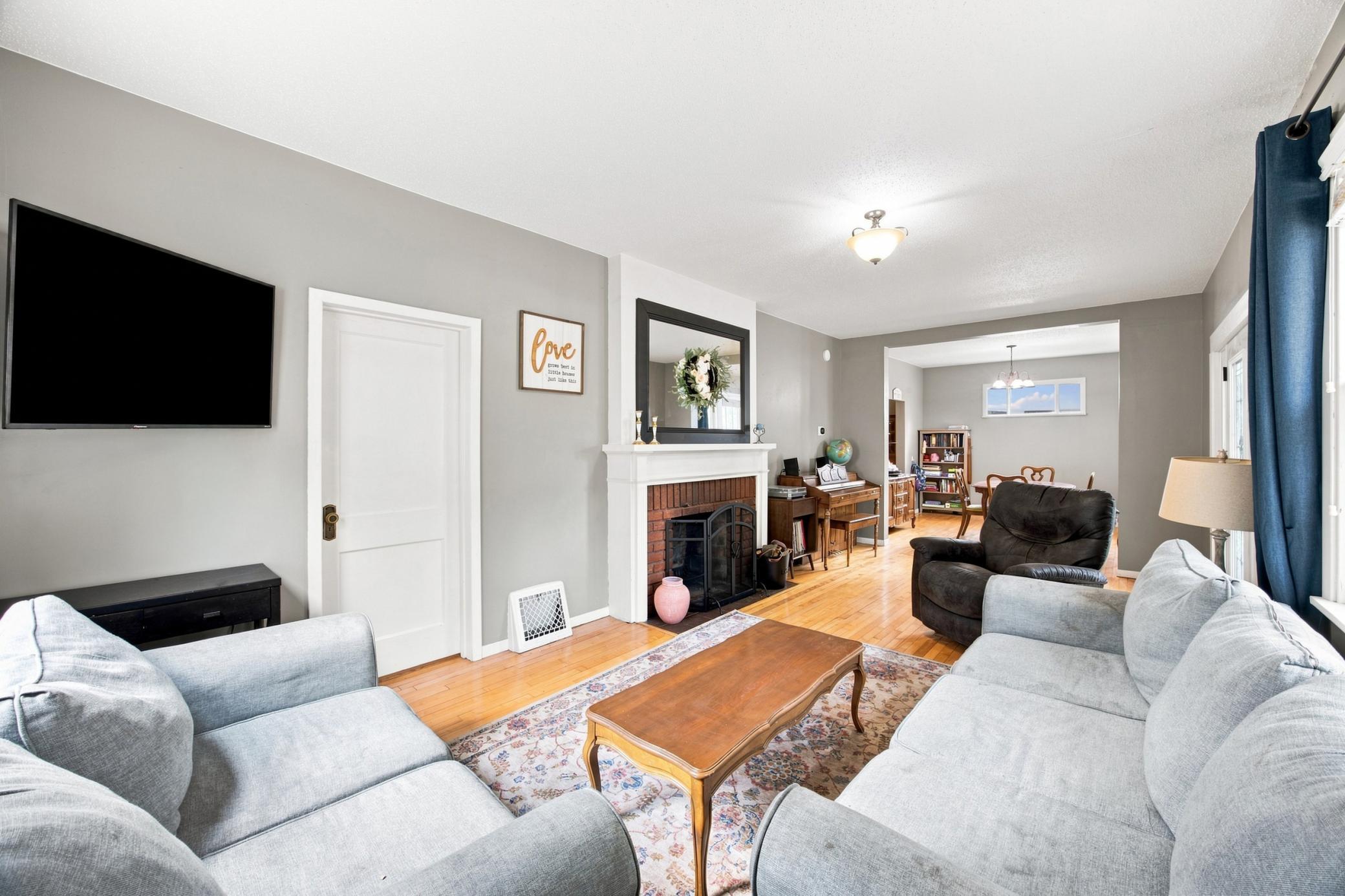 1929 single family home for sale at 1118 1st Street N in Fargo, ND — 3 bed, 2 bath (photo 5 of 34)