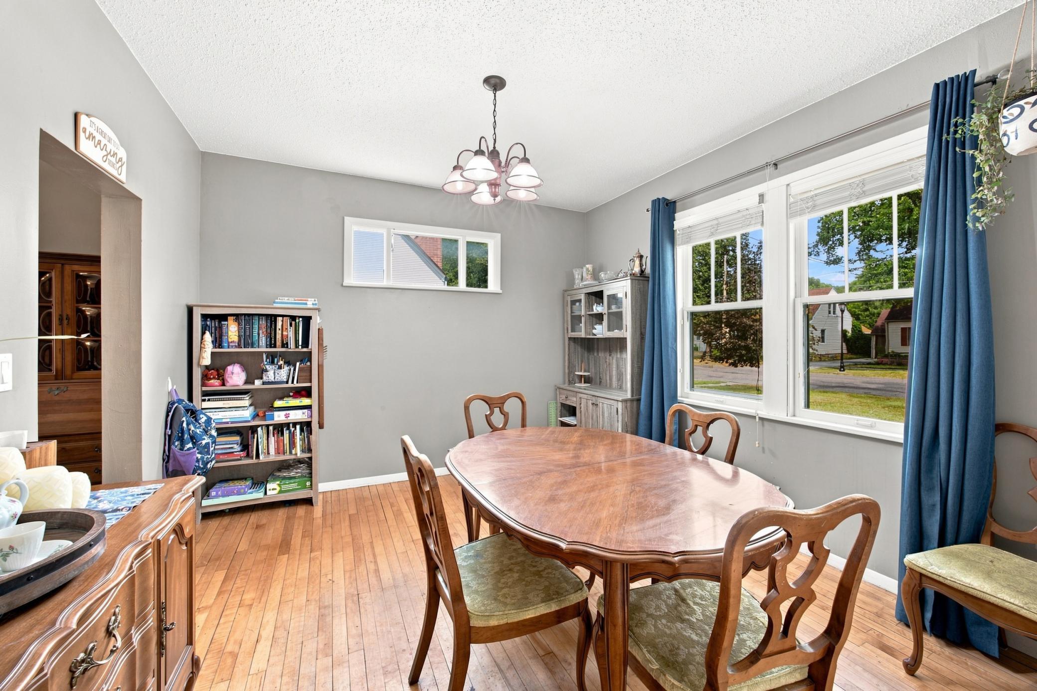 1929 single family home for sale at 1118 1st Street N in Fargo, ND — 3 bed, 2 bath (photo 8 of 34)