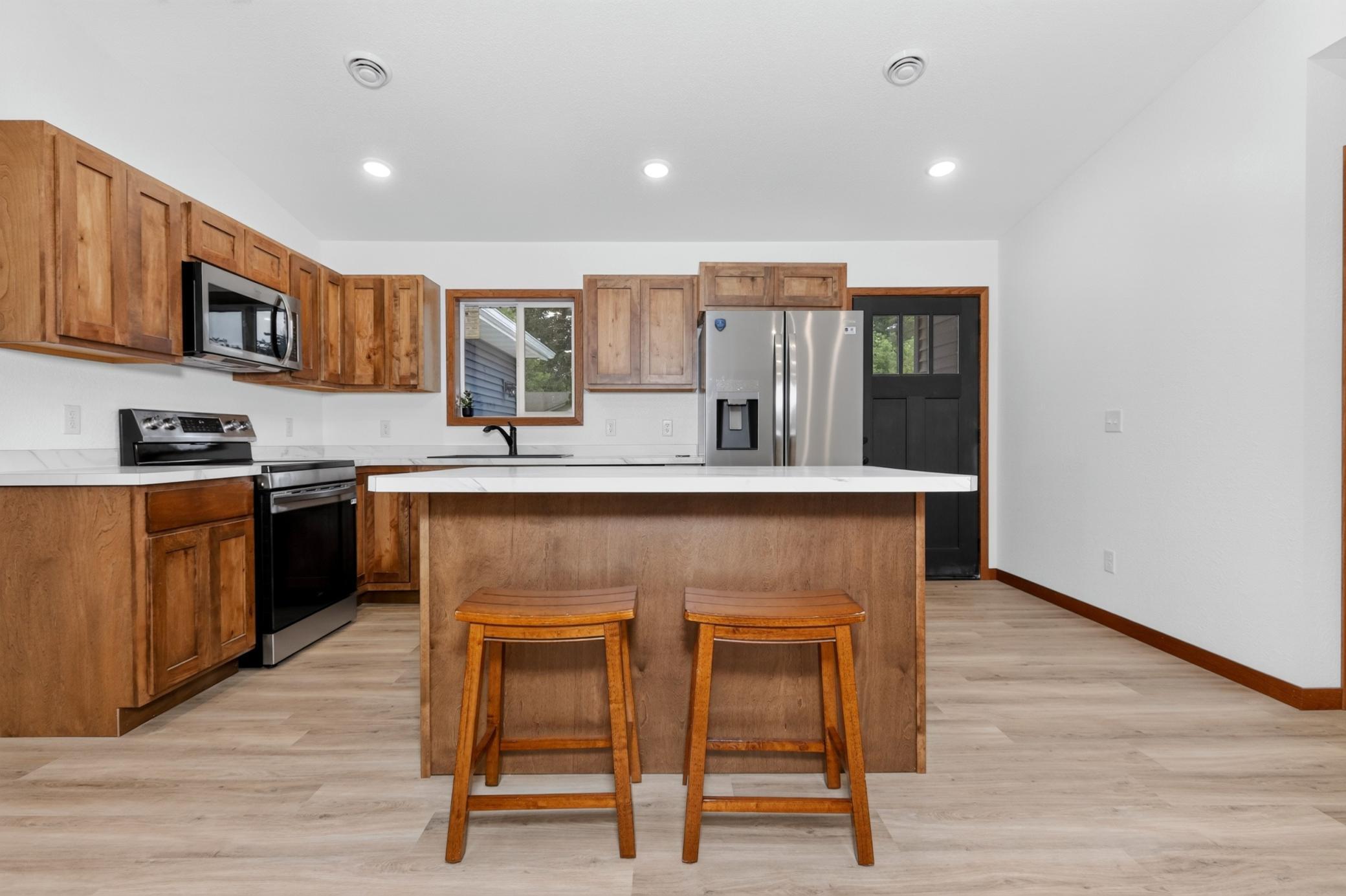 2026 single family home for sale at 1125 NE 6th Avenue in Grand Rapids, MN — 3 bed, 2 bath (photo 16 of 32)
