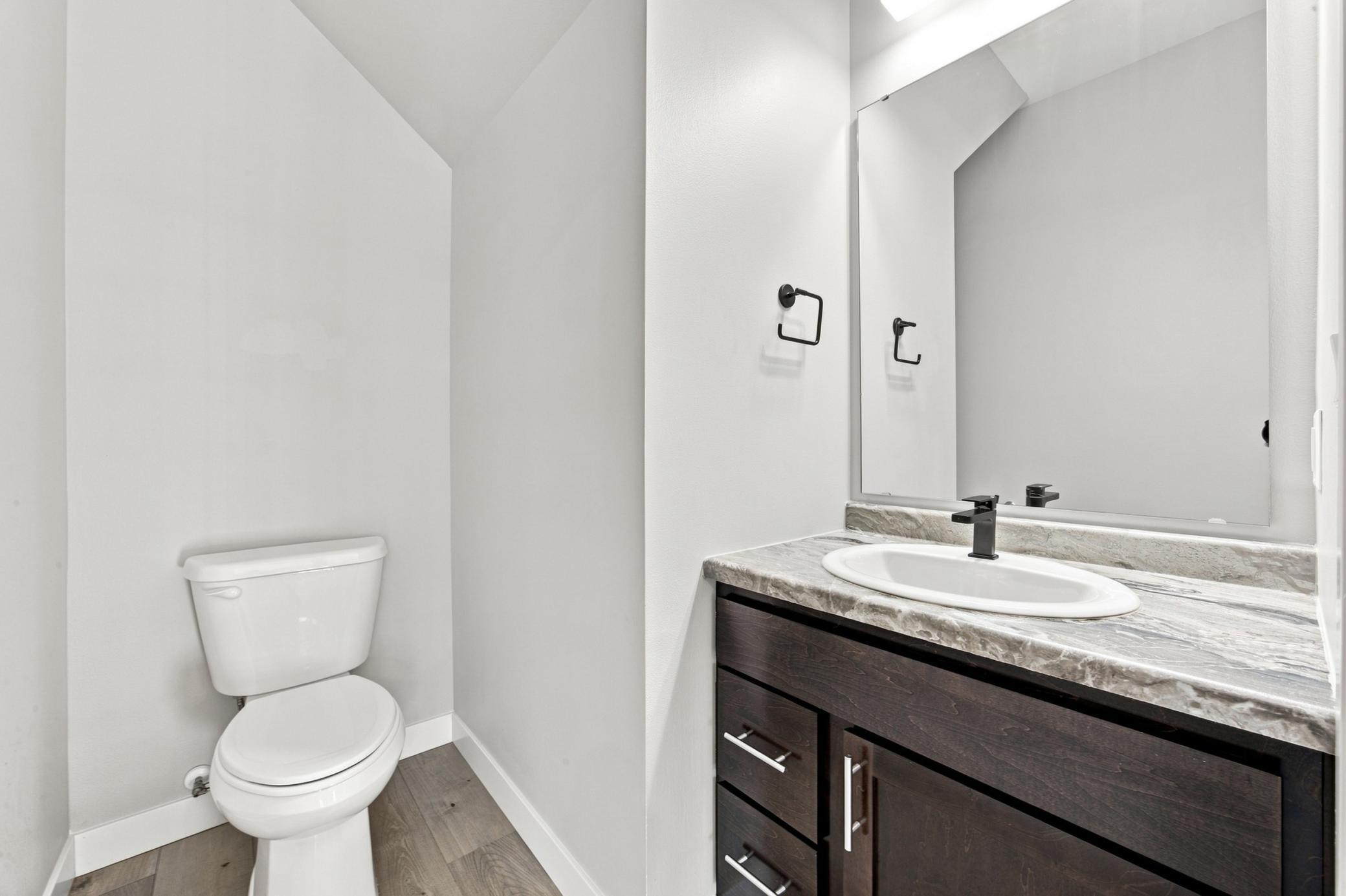 2021 townhouse for sale at 5853 41st Street S in Fargo, ND — 3 bed, 3 bath (photo 11 of 36)