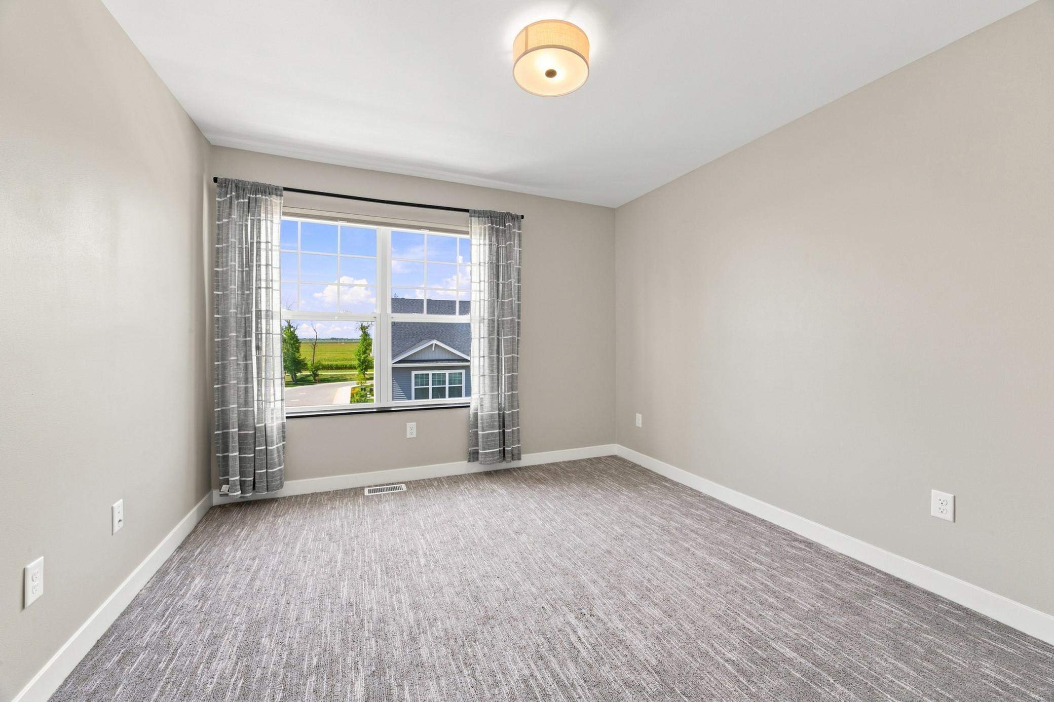 2021 townhouse for sale at 5853 41st Street S in Fargo, ND — 3 bed, 3 bath (photo 20 of 36)
