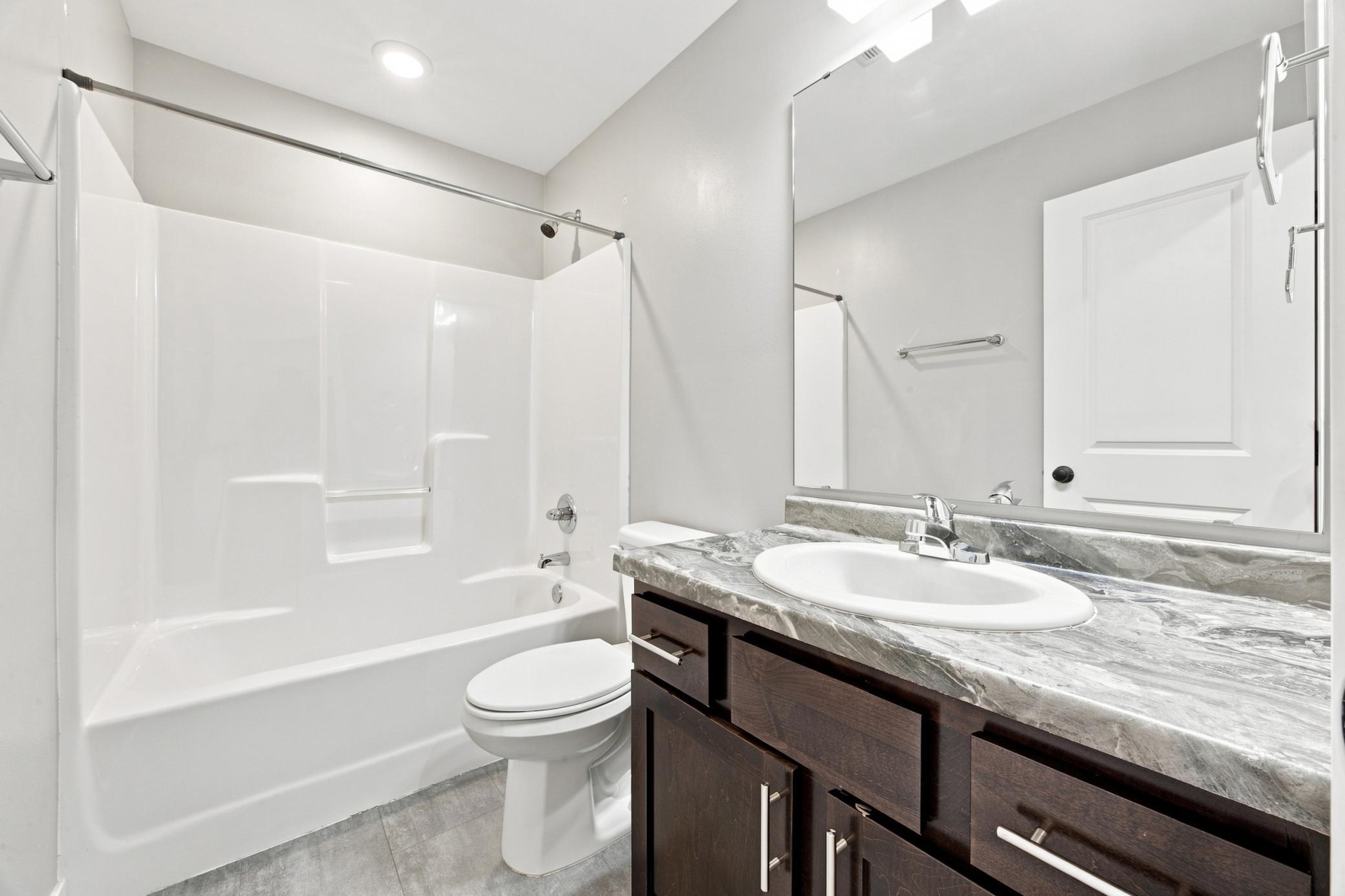 2021 townhouse for sale at 5853 41st Street S in Fargo, ND — 3 bed, 3 bath (photo 21 of 36)