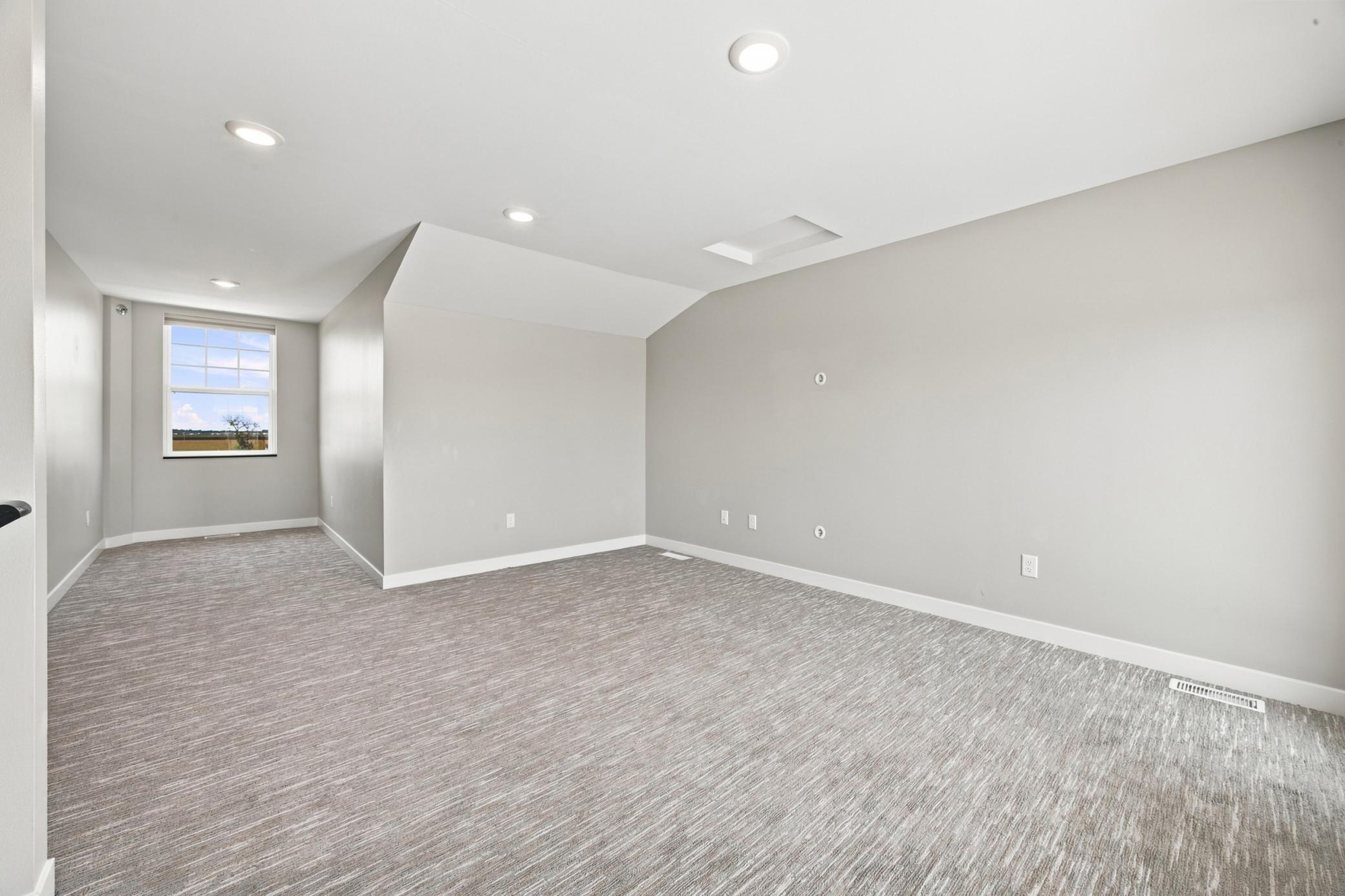 2021 townhouse for sale at 5853 41st Street S in Fargo, ND — 3 bed, 3 bath (photo 25 of 36)