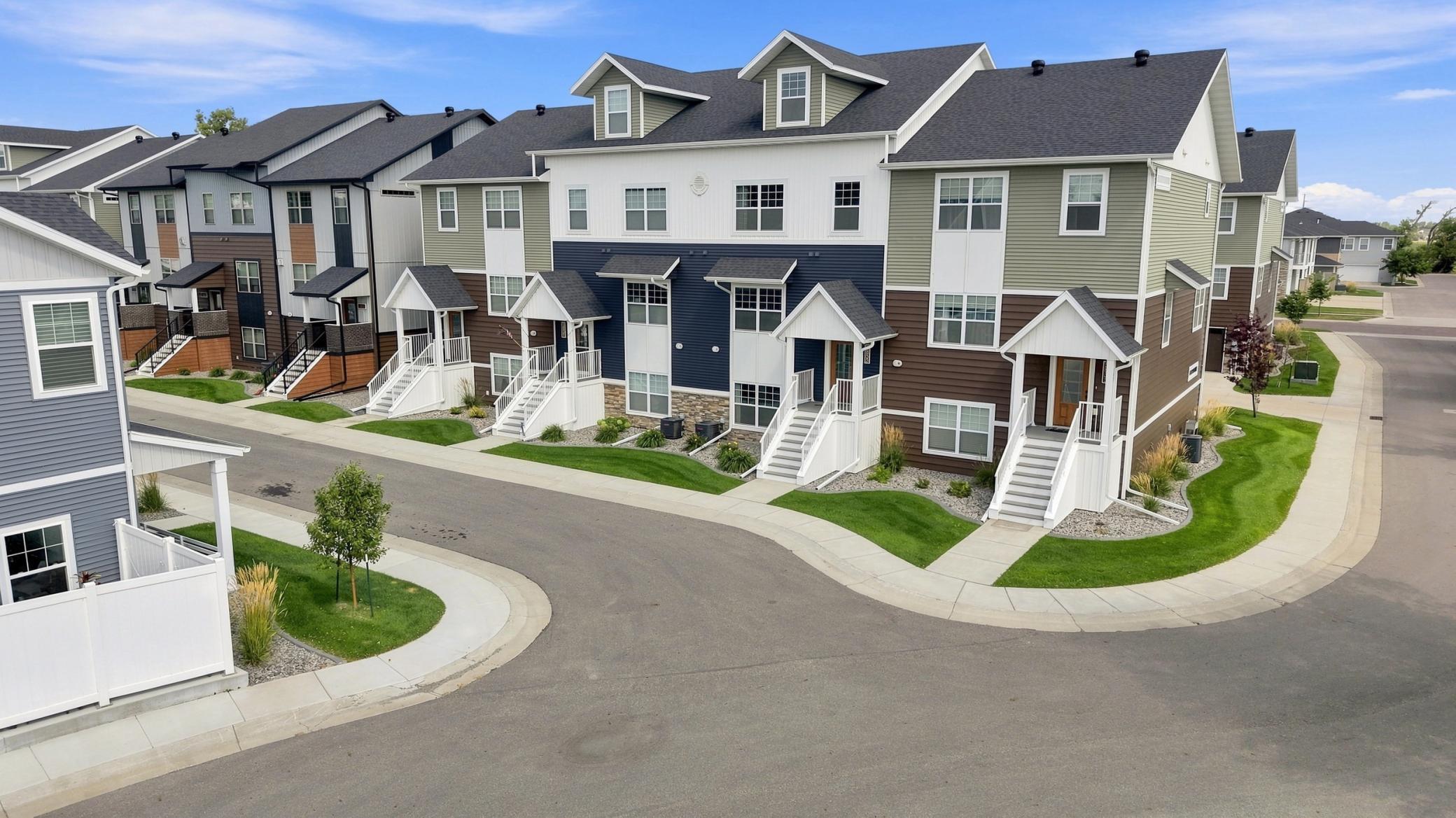 2021 townhouse for sale at 5853 41st Street S in Fargo, ND — 3 bed, 3 bath (photo 34 of 36)