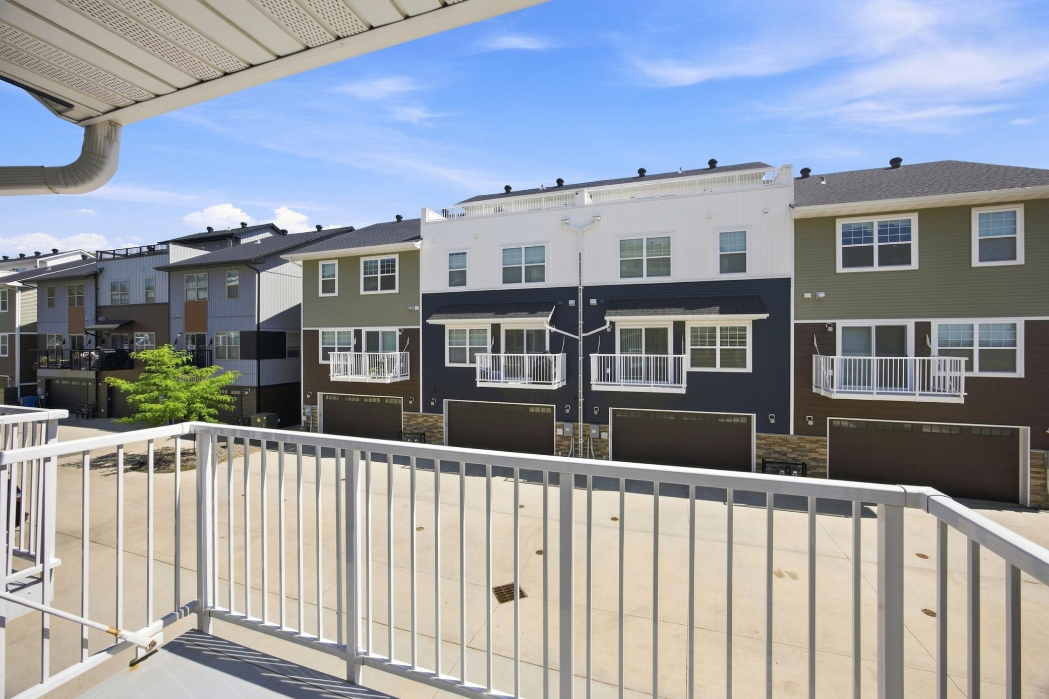 2021 townhouse for sale at 5853 41st Street S in Fargo, ND — 3 bed, 3 bath (photo 10 of 36)