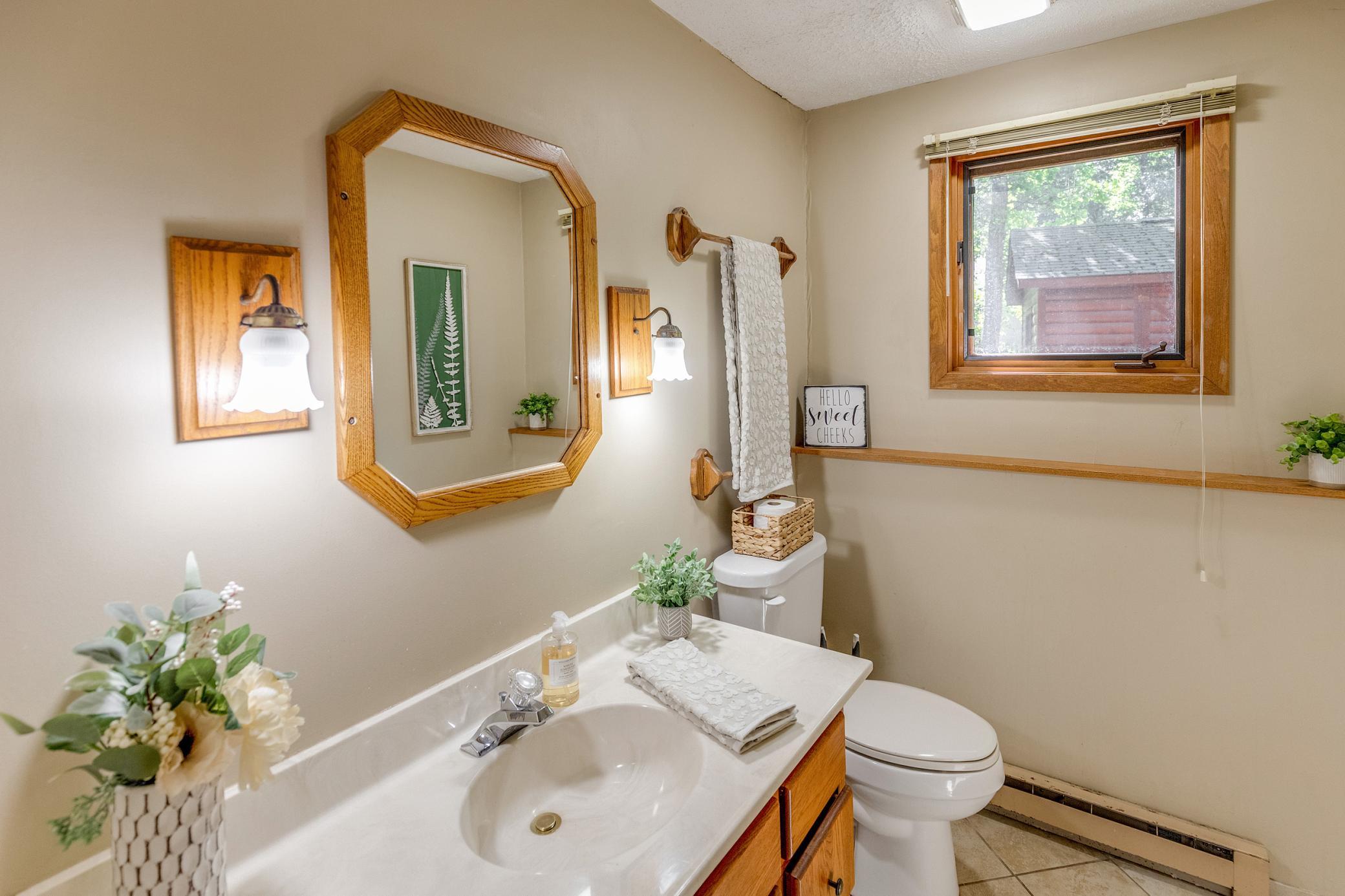 1982 single family home for sale at 35778 Twin Pond Lane in Pequot Lakes, MN — 4 bed, 2 bath (photo 23 of 43)