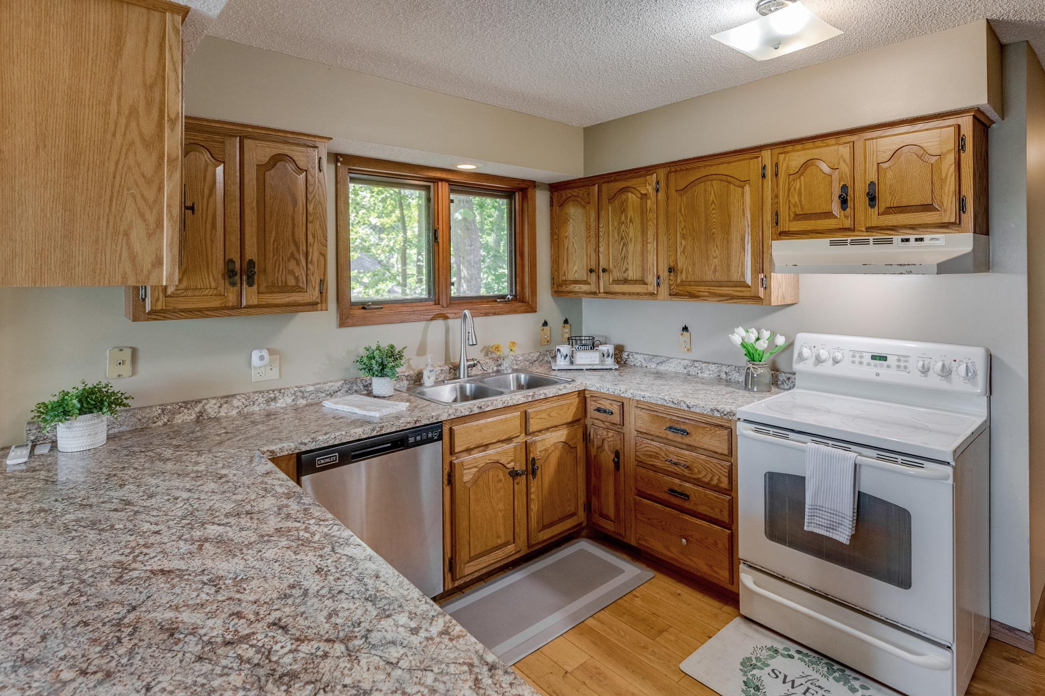 1982 single family home for sale at 35778 Twin Pond Lane in Pequot Lakes, MN — 4 bed, 2 bath (photo 10 of 43)