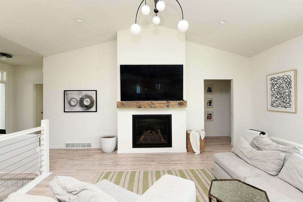 2022 single family home for sale at 7902 Firefly Lane in Horace, ND — 5 bed, 3 bath (photo 6 of 43)
