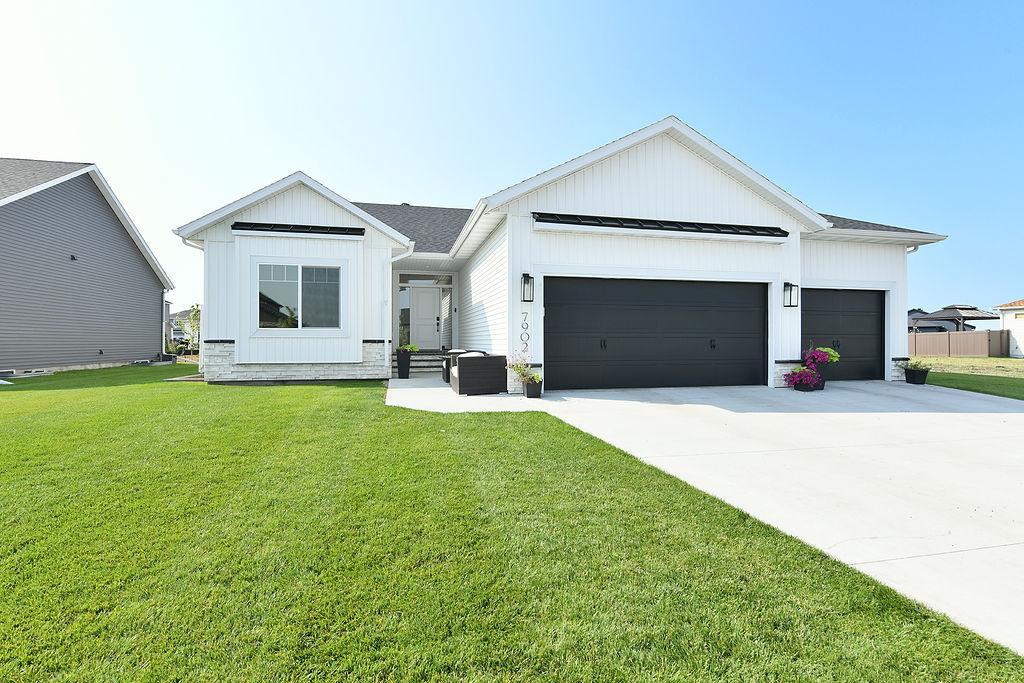 2022 single family home for sale at 7902 Firefly Lane in Horace, ND — 5 bed, 3 bath