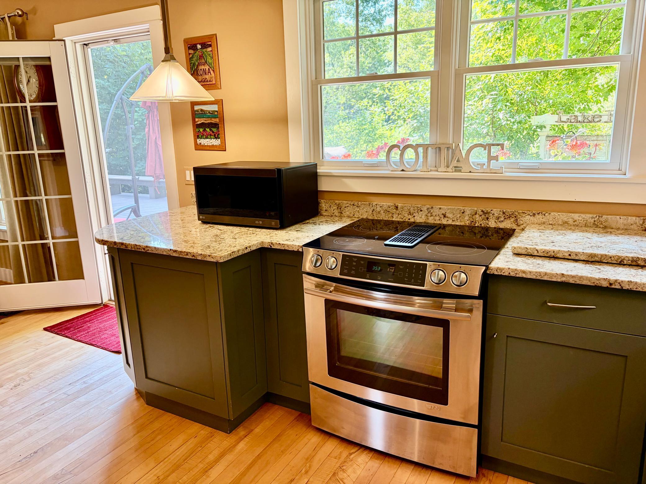 2004 single family home for sale at 14419 County Highway 5 in Lake Park, MN — 3 bed, 3 bath (photo 9 of 49)