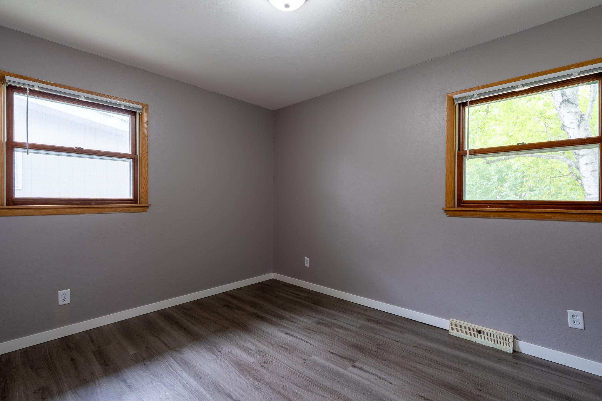 1959 single family home for sale at 1715 19th Street S in Moorhead, MN — 4 bed, 2 bath (photo 13 of 29)