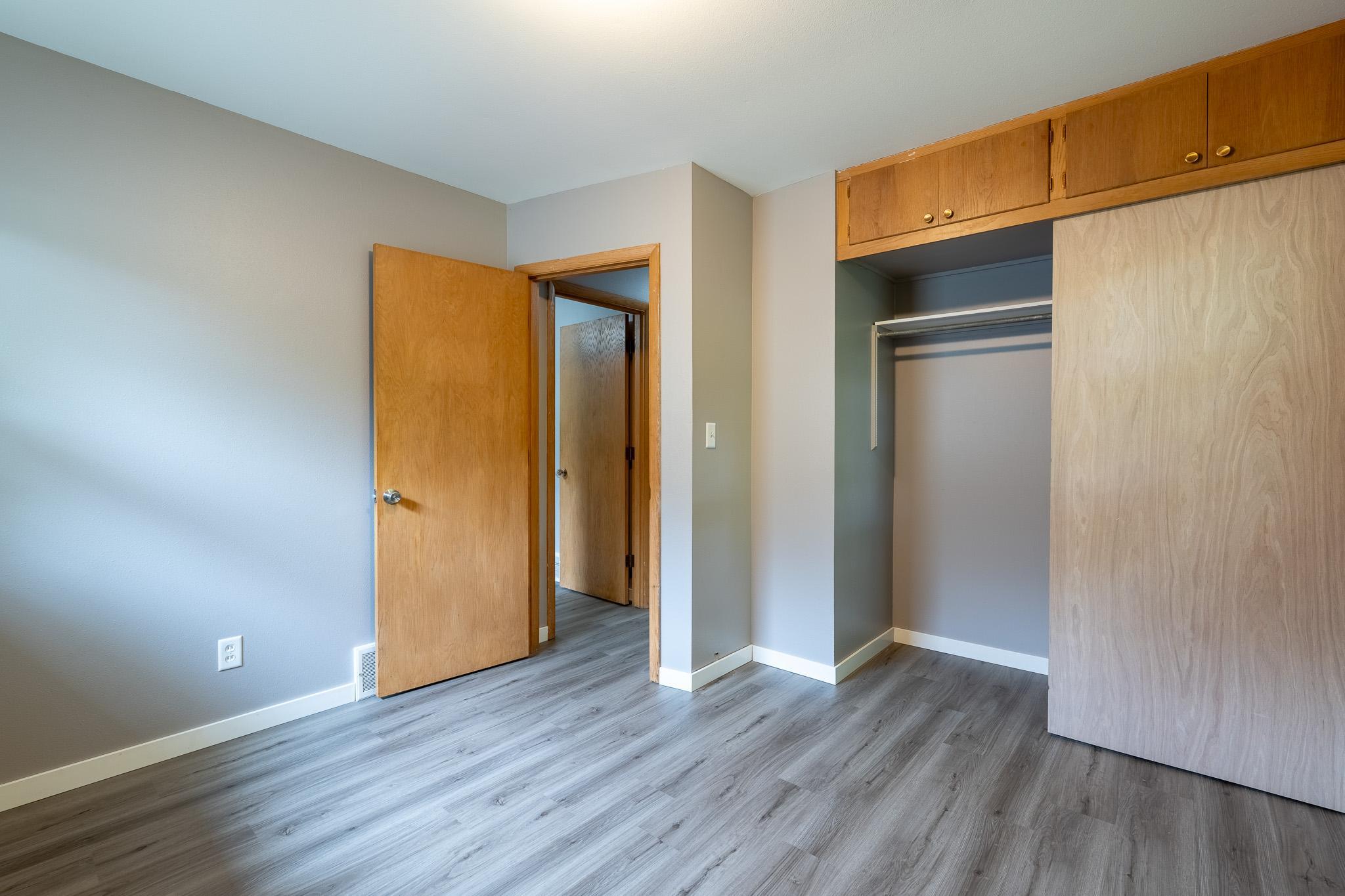 1959 single family home for sale at 1715 19th Street S in Moorhead, MN — 4 bed, 2 bath (photo 16 of 29)