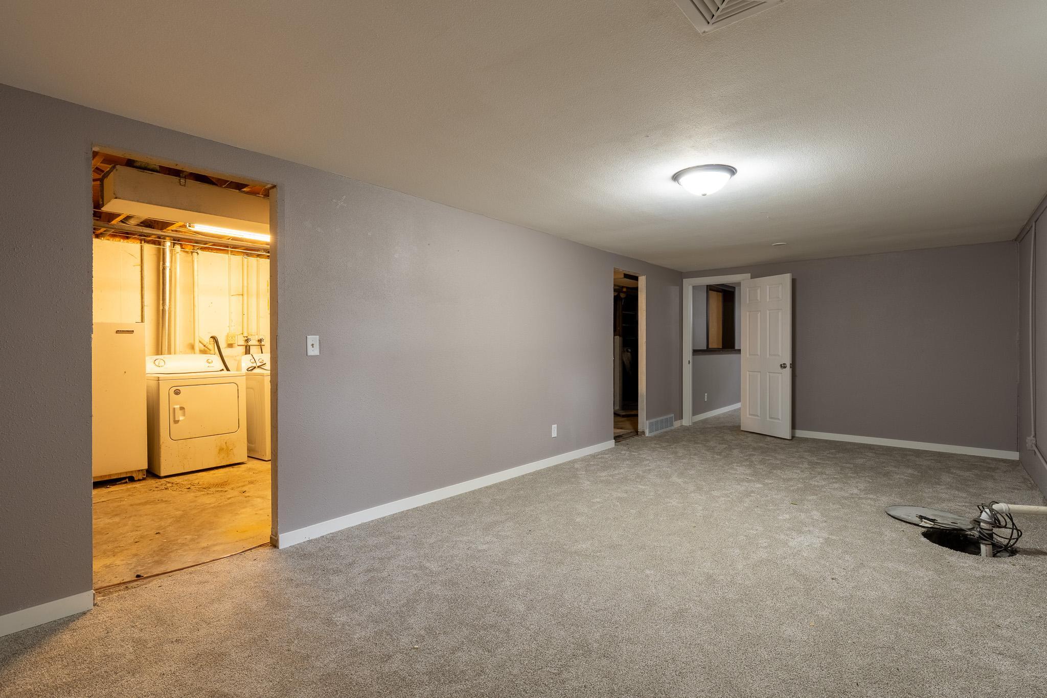 1959 single family home for sale at 1715 19th Street S in Moorhead, MN — 4 bed, 2 bath (photo 17 of 29)