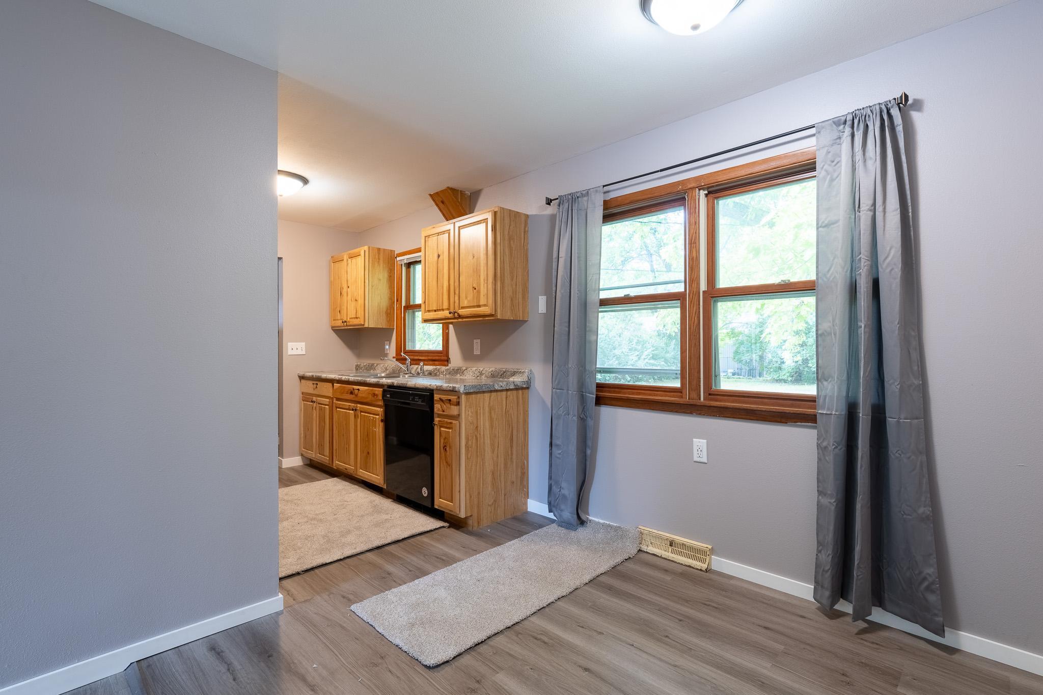 1959 single family home for sale at 1715 19th Street S in Moorhead, MN — 4 bed, 2 bath (photo 6 of 29)