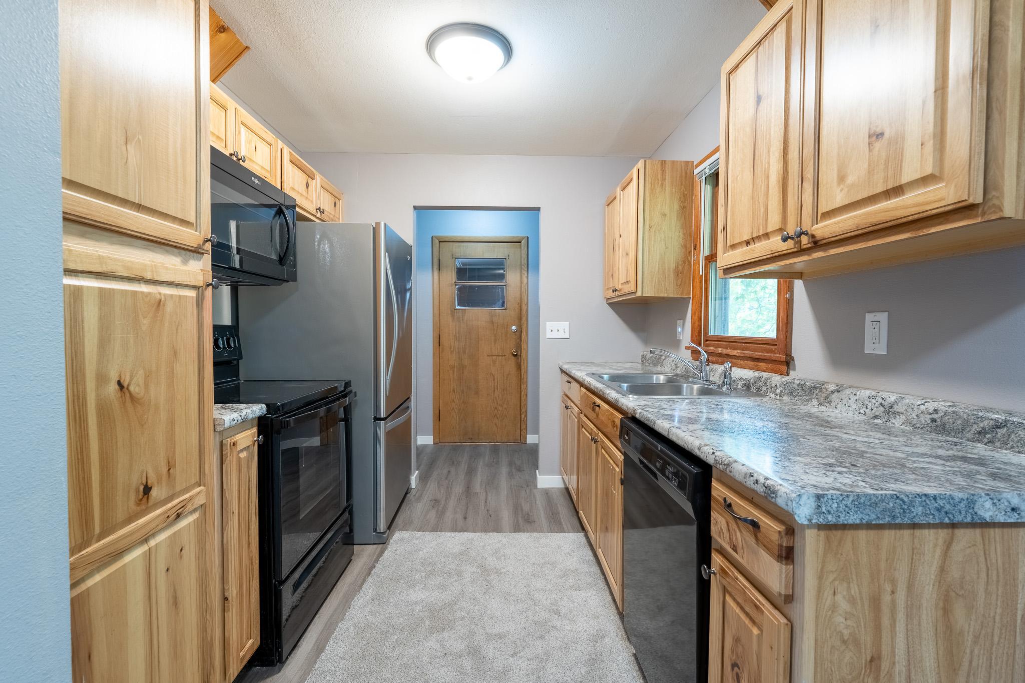 1959 single family home for sale at 1715 19th Street S in Moorhead, MN — 4 bed, 2 bath (photo 7 of 29)