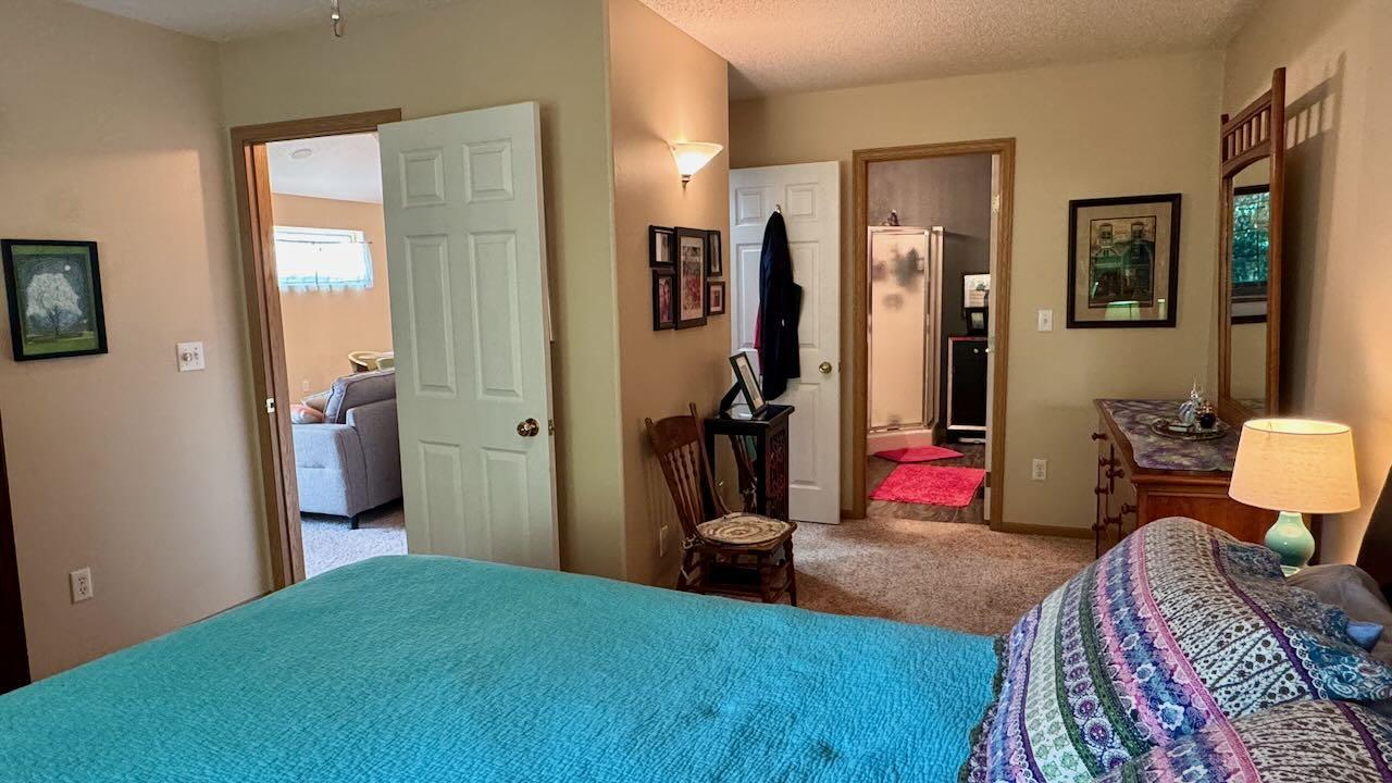 1997 twin home for sale at 841 12th Avenue W in West Fargo, ND — 4 bed, 3 bath (photo 23 of 47)