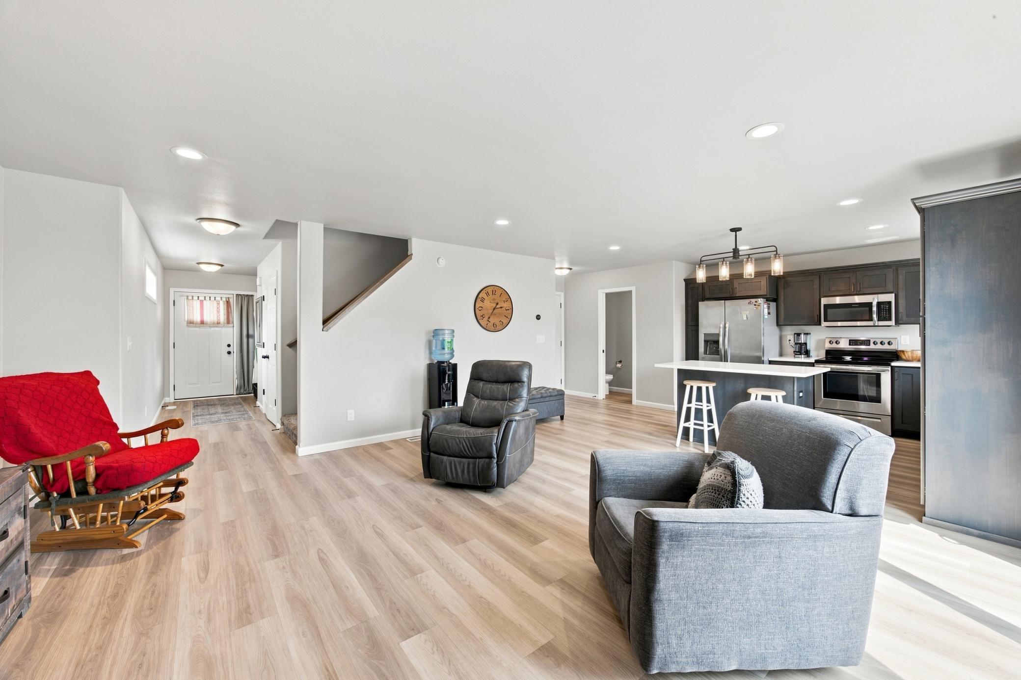 2023 single family home for sale at 6029 Kodiak Lane in Horace, ND — 4 bed, 4 bath (photo 17 of 49)