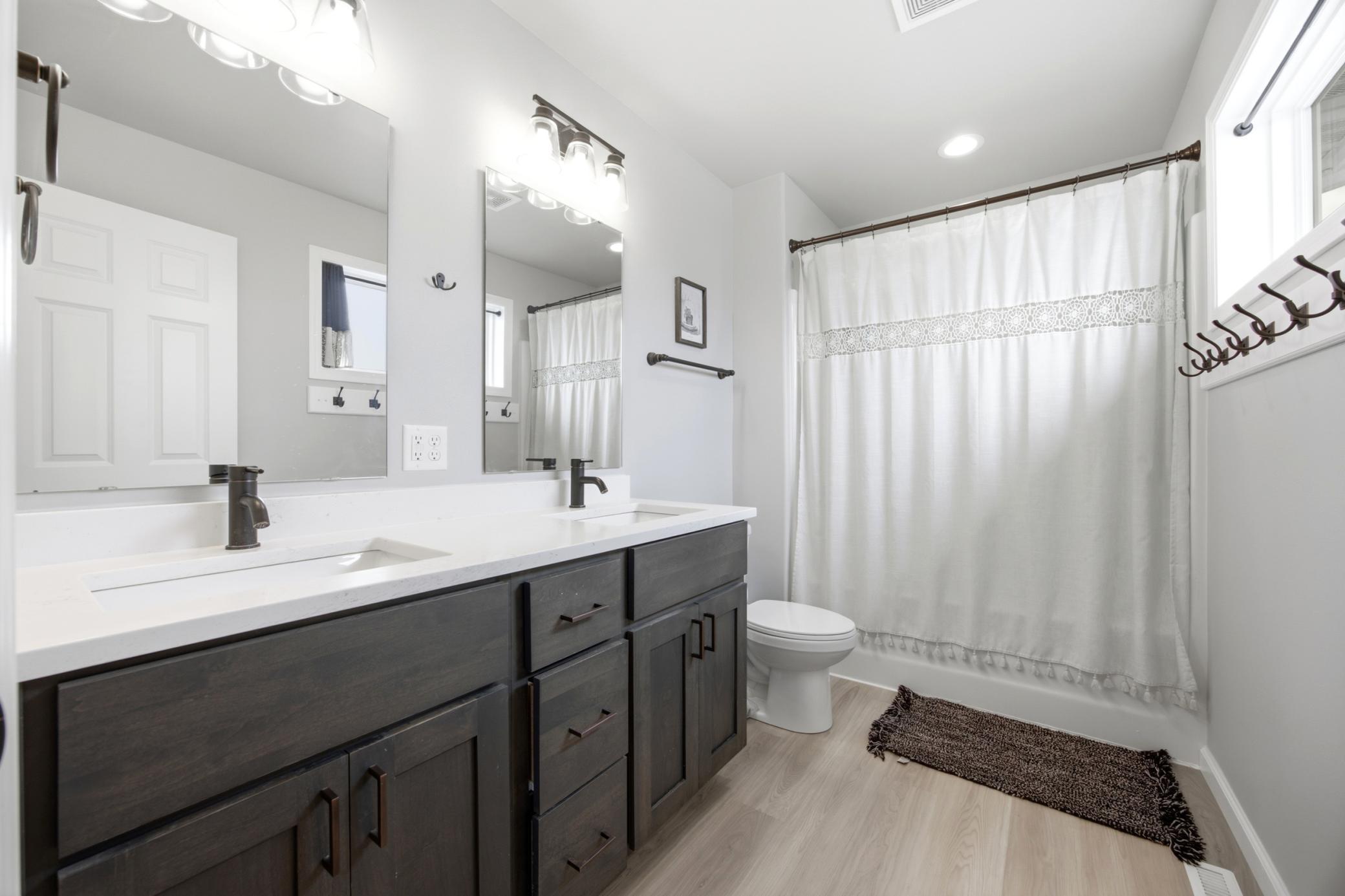 2023 single family home for sale at 6029 Kodiak Lane in Horace, ND — 4 bed, 4 bath (photo 26 of 49)