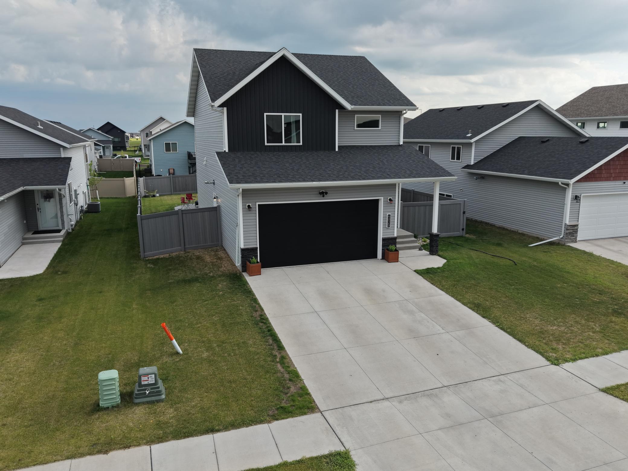 2023 single family home for sale at 6029 Kodiak Lane in Horace, ND — 4 bed, 4 bath (photo 4 of 49)