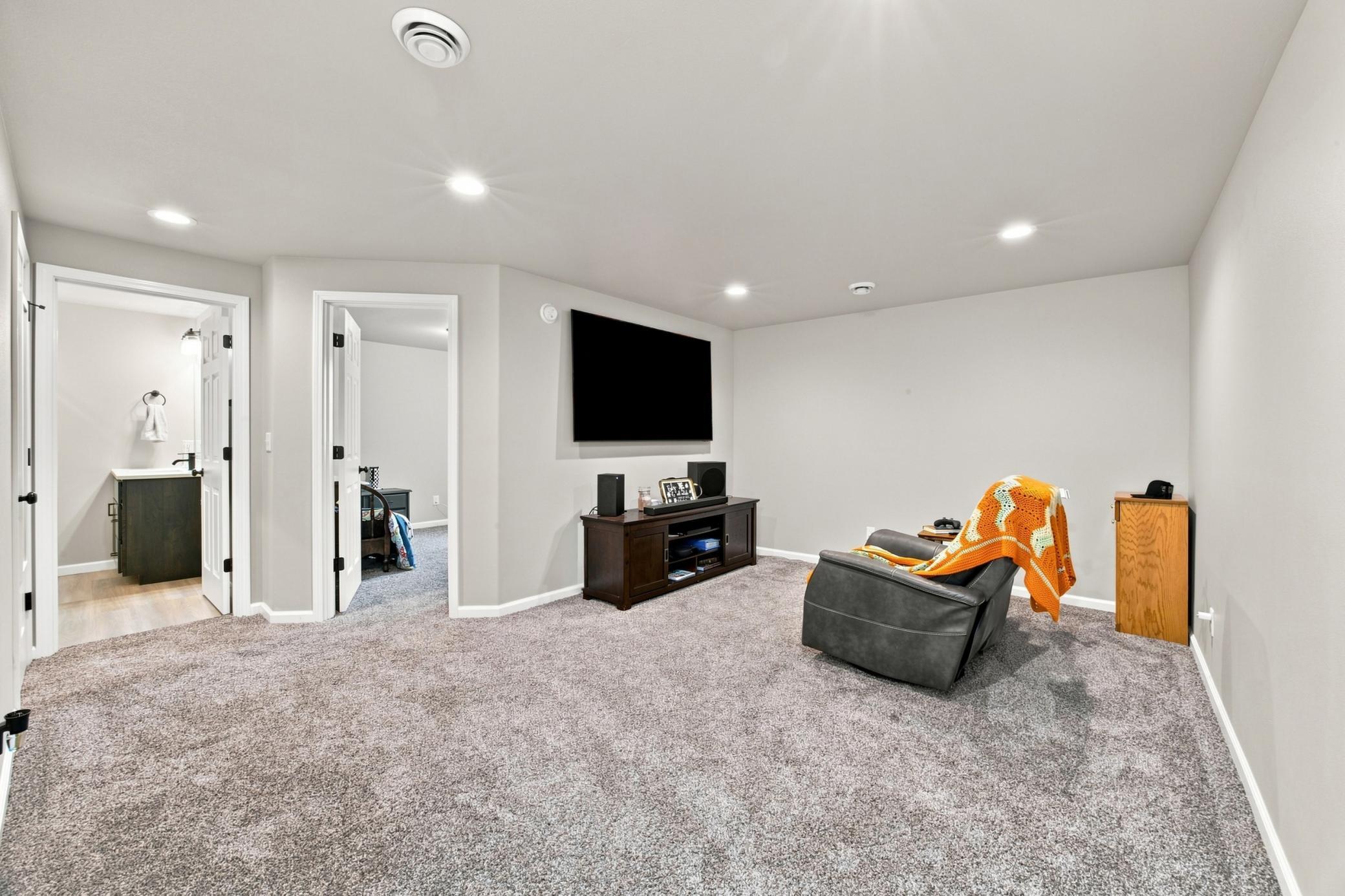 2023 single family home for sale at 6029 Kodiak Lane in Horace, ND — 4 bed, 4 bath (photo 34 of 49)