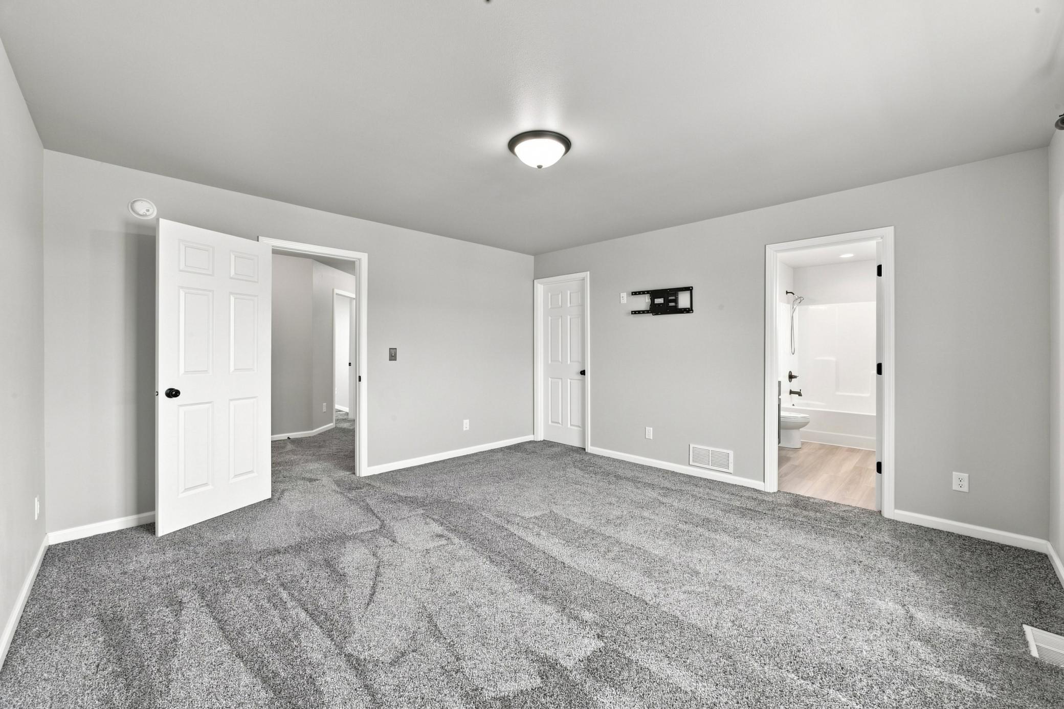 2023 single family home for sale at 6029 Kodiak Lane in Horace, ND — 4 bed, 4 bath (photo 29 of 55)