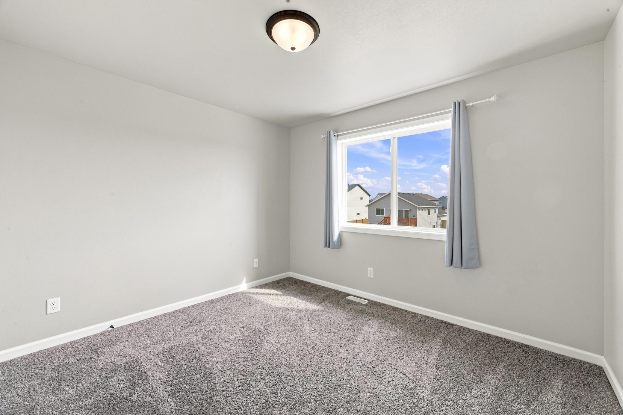 2023 single family home for sale at 6029 Kodiak Lane in Horace, ND — 4 bed, 4 bath (photo 32 of 55)