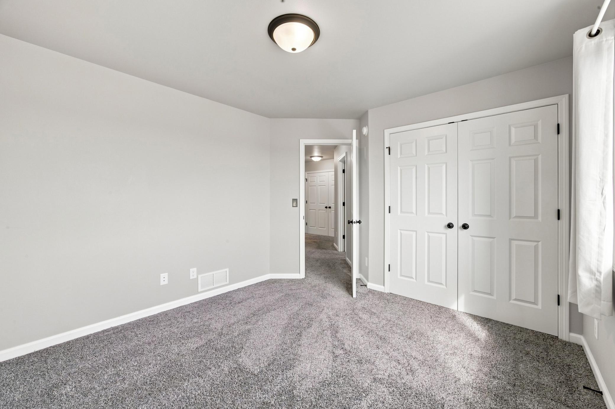 2023 single family home for sale at 6029 Kodiak Lane in Horace, ND — 4 bed, 4 bath (photo 34 of 55)