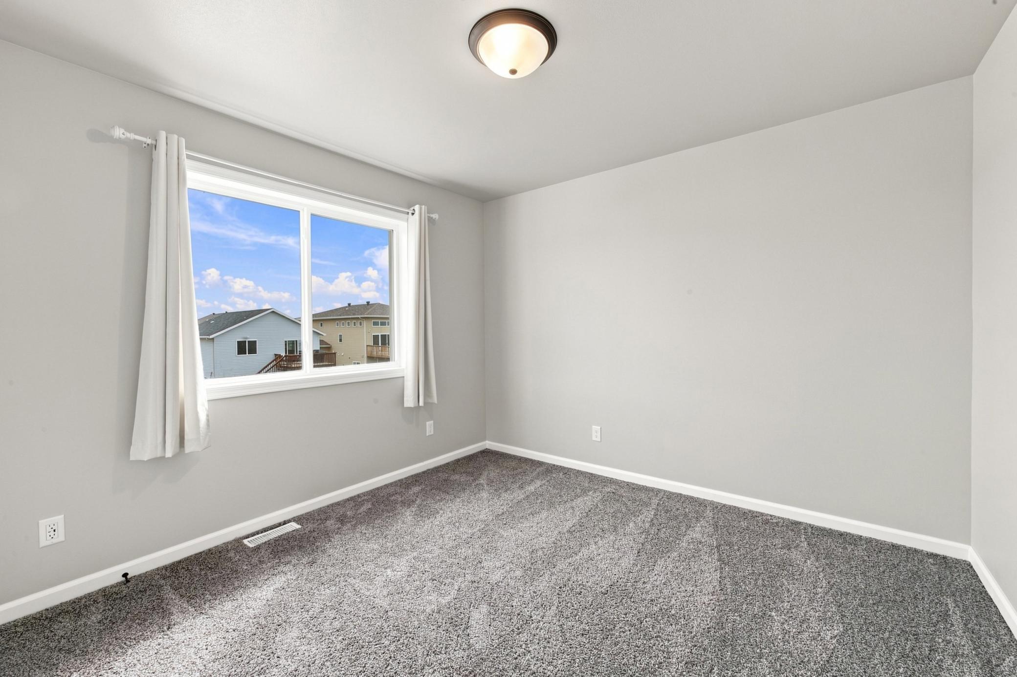 2023 single family home for sale at 6029 Kodiak Lane in Horace, ND — 4 bed, 4 bath (photo 37 of 55)