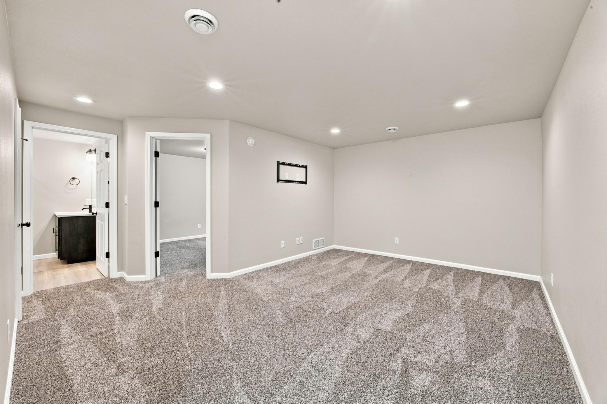 2023 single family home for sale at 6029 Kodiak Lane in Horace, ND — 4 bed, 4 bath (photo 38 of 55)