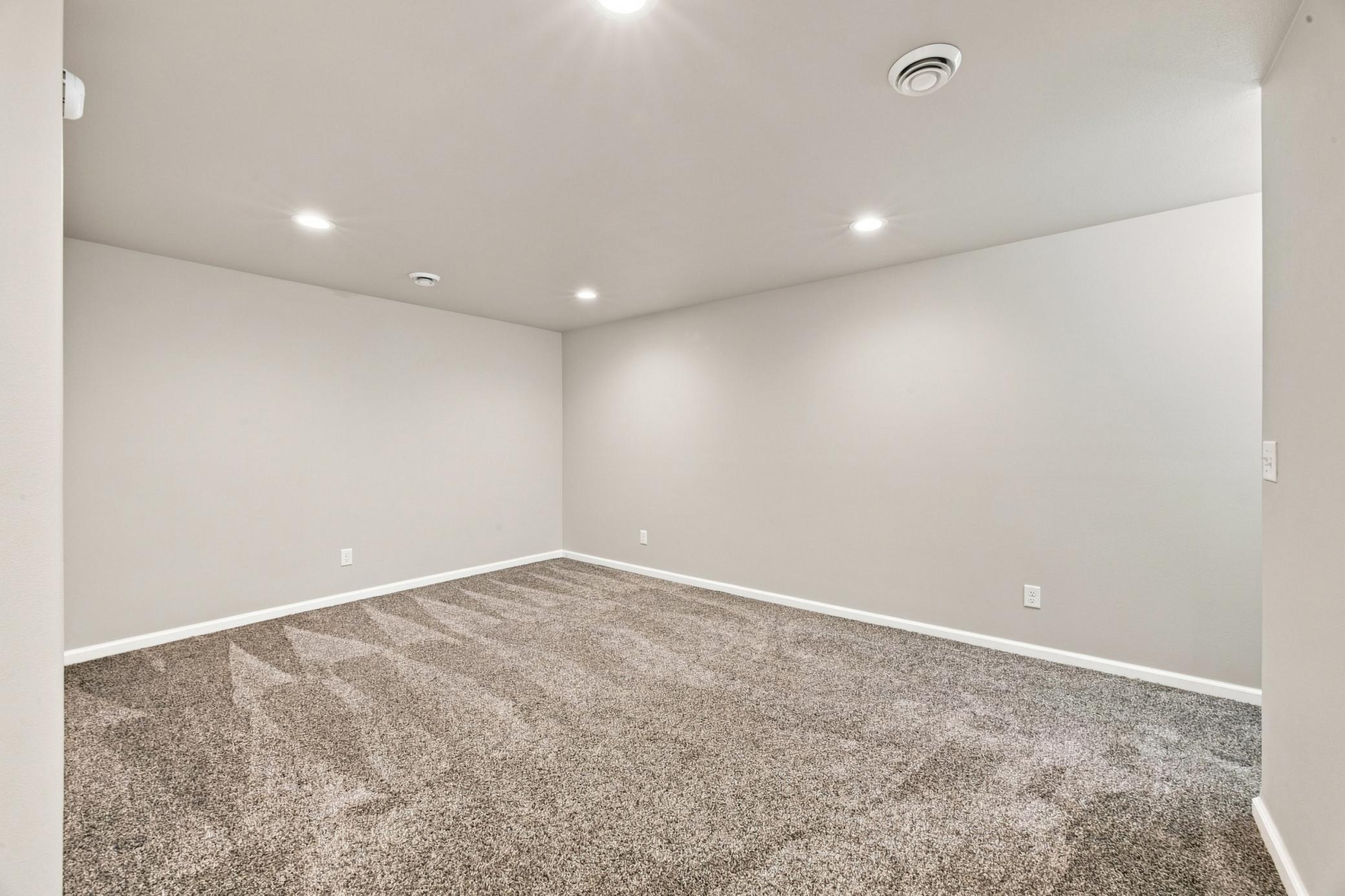 2023 single family home for sale at 6029 Kodiak Lane in Horace, ND — 4 bed, 4 bath (photo 40 of 55)