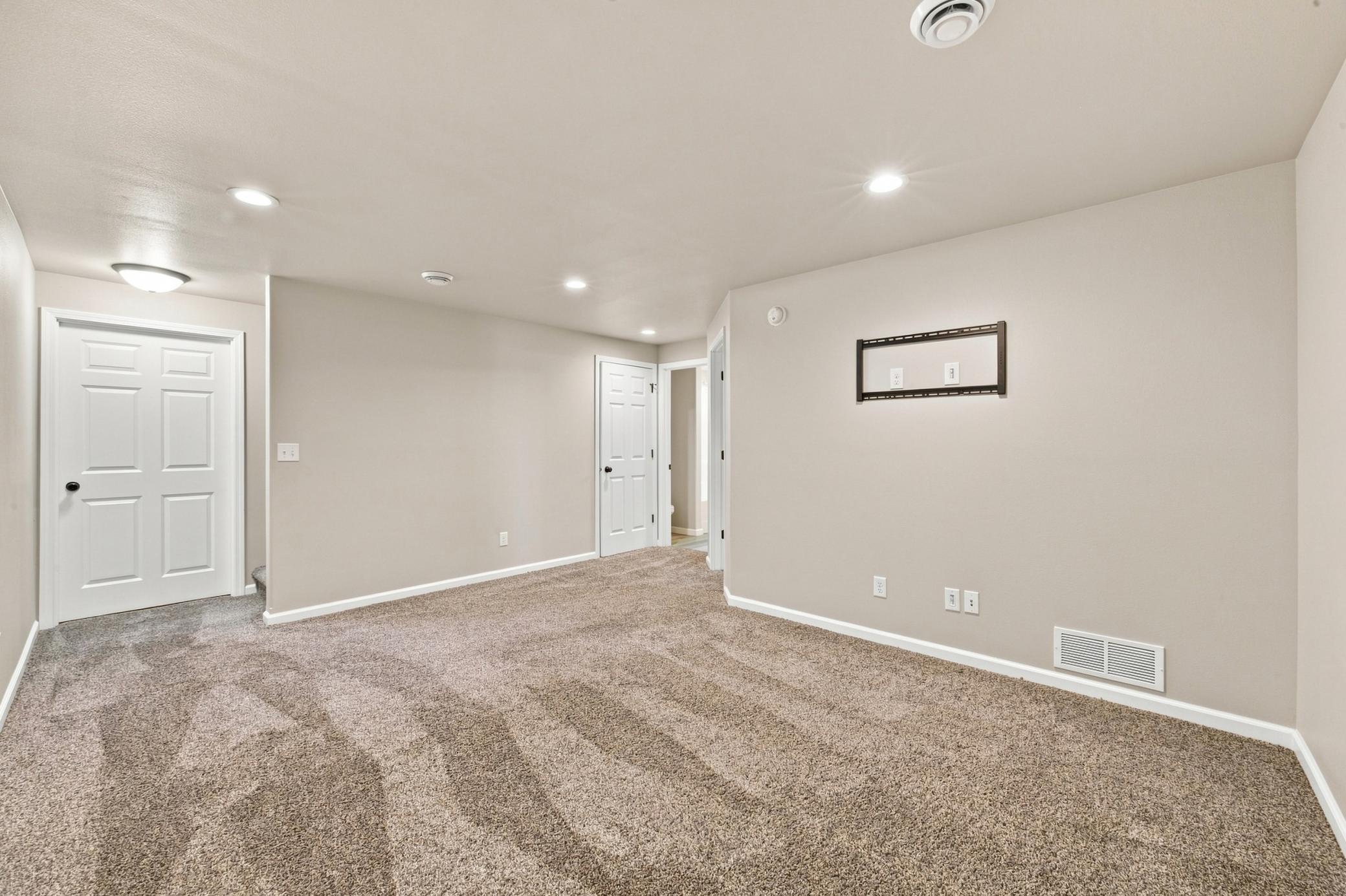 2023 single family home for sale at 6029 Kodiak Lane in Horace, ND — 4 bed, 4 bath (photo 42 of 55)