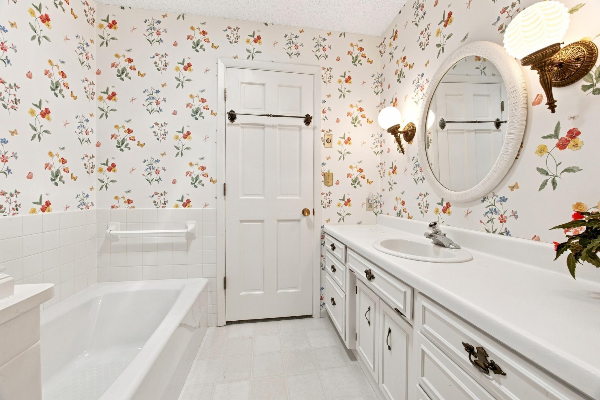 1979 single family home for sale at 3206 Rivershore Drive S in Moorhead, MN — 3 bed, 4 bath (photo 21 of 36)
