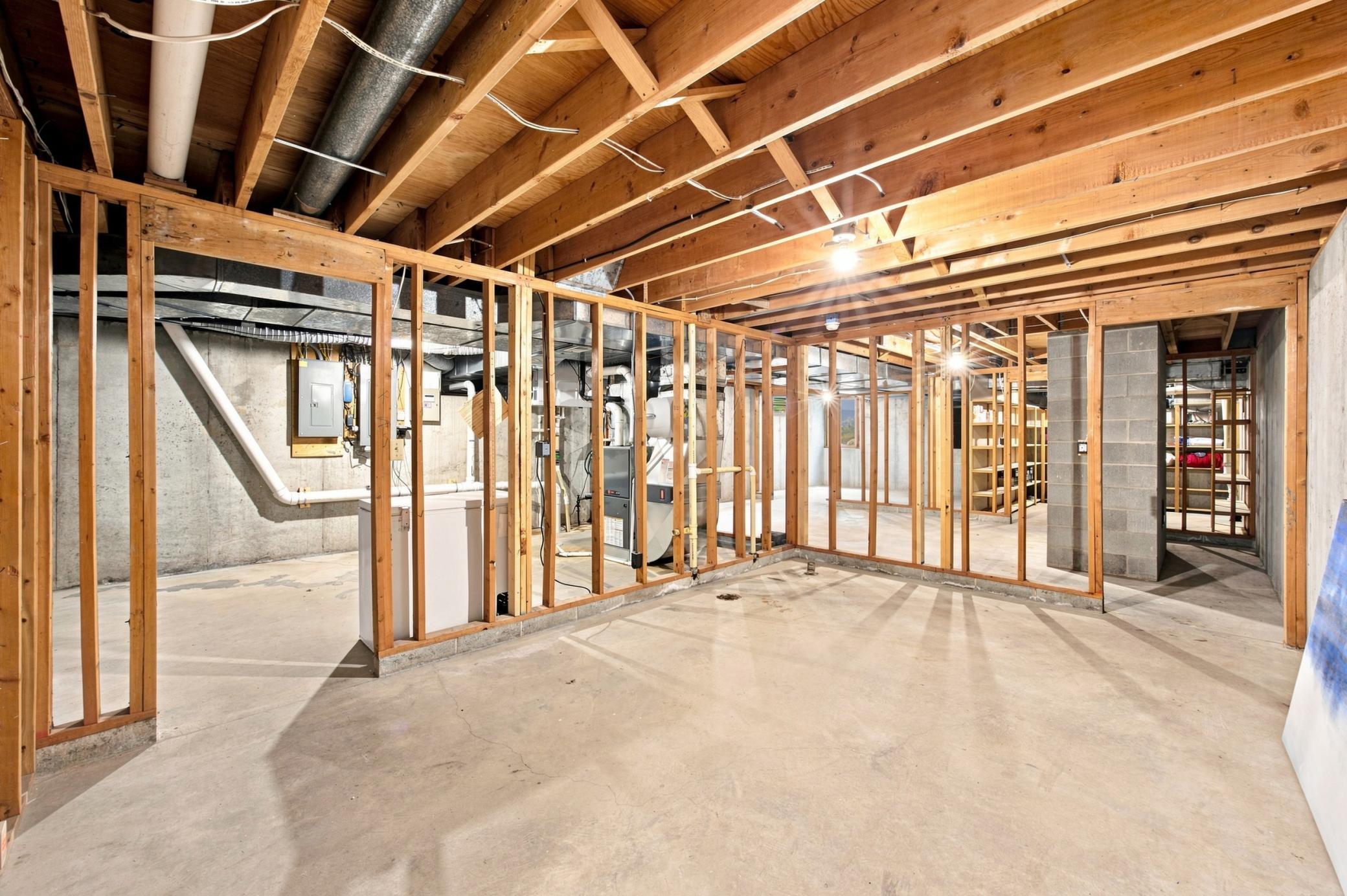 1979 single family home for sale at 3206 Rivershore Drive S in Moorhead, MN — 3 bed, 4 bath (photo 25 of 36)