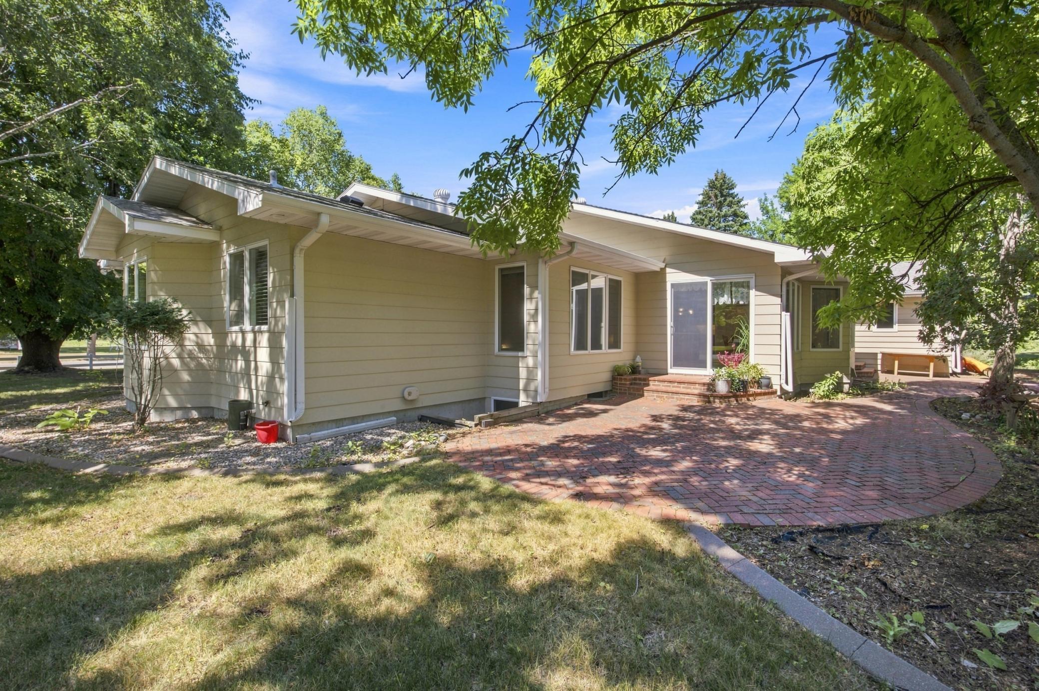 1979 single family home for sale at 3206 Rivershore Drive S in Moorhead, MN — 3 bed, 4 bath (photo 27 of 36)