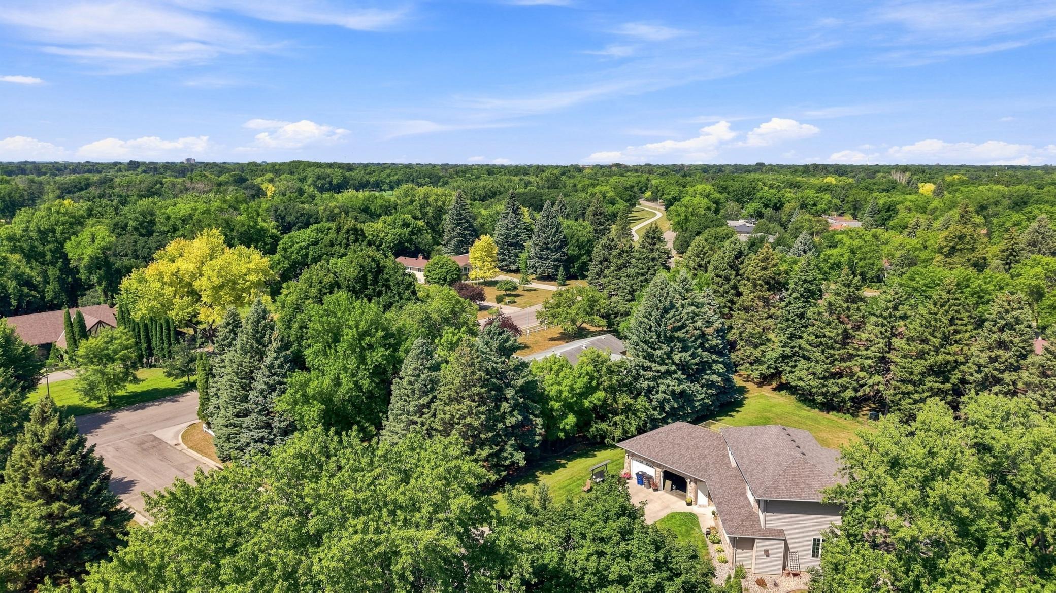1979 single family home for sale at 3206 Rivershore Drive S in Moorhead, MN — 3 bed, 4 bath (photo 32 of 36)