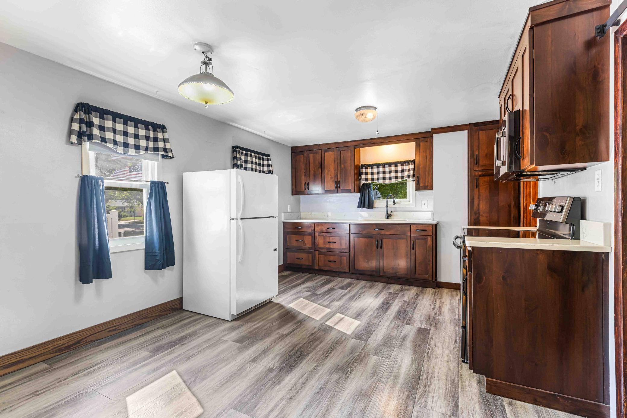 1930 single family home for sale at 319 1st Street in West Fargo, ND — 2 bed, 1 bath (photo 12 of 27)