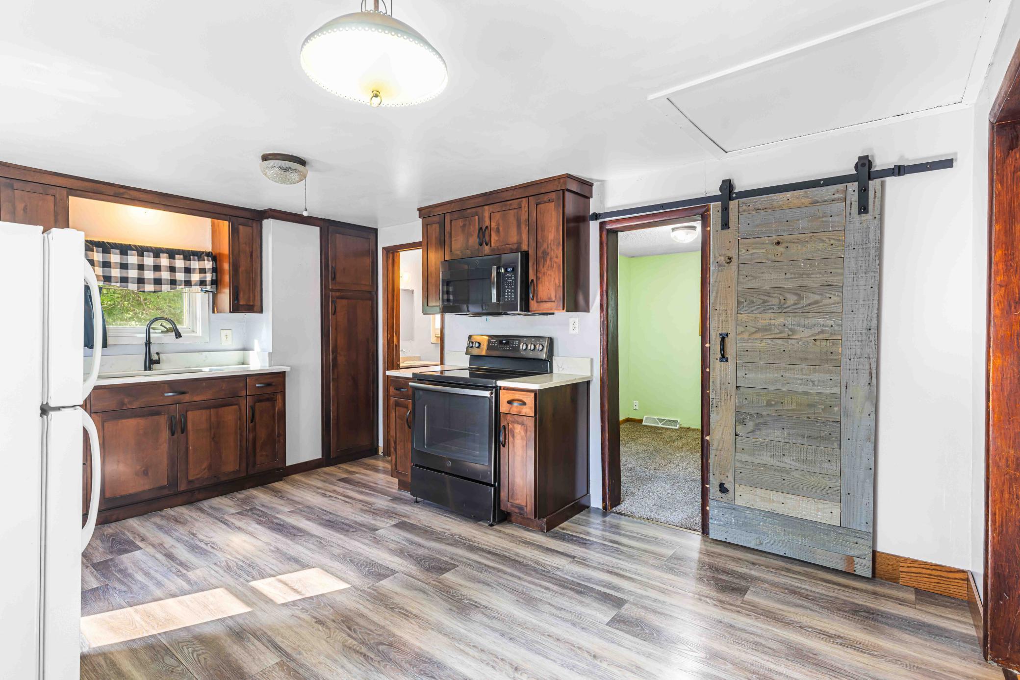 1930 single family home for sale at 319 1st Street in West Fargo, ND — 2 bed, 1 bath (photo 14 of 27)