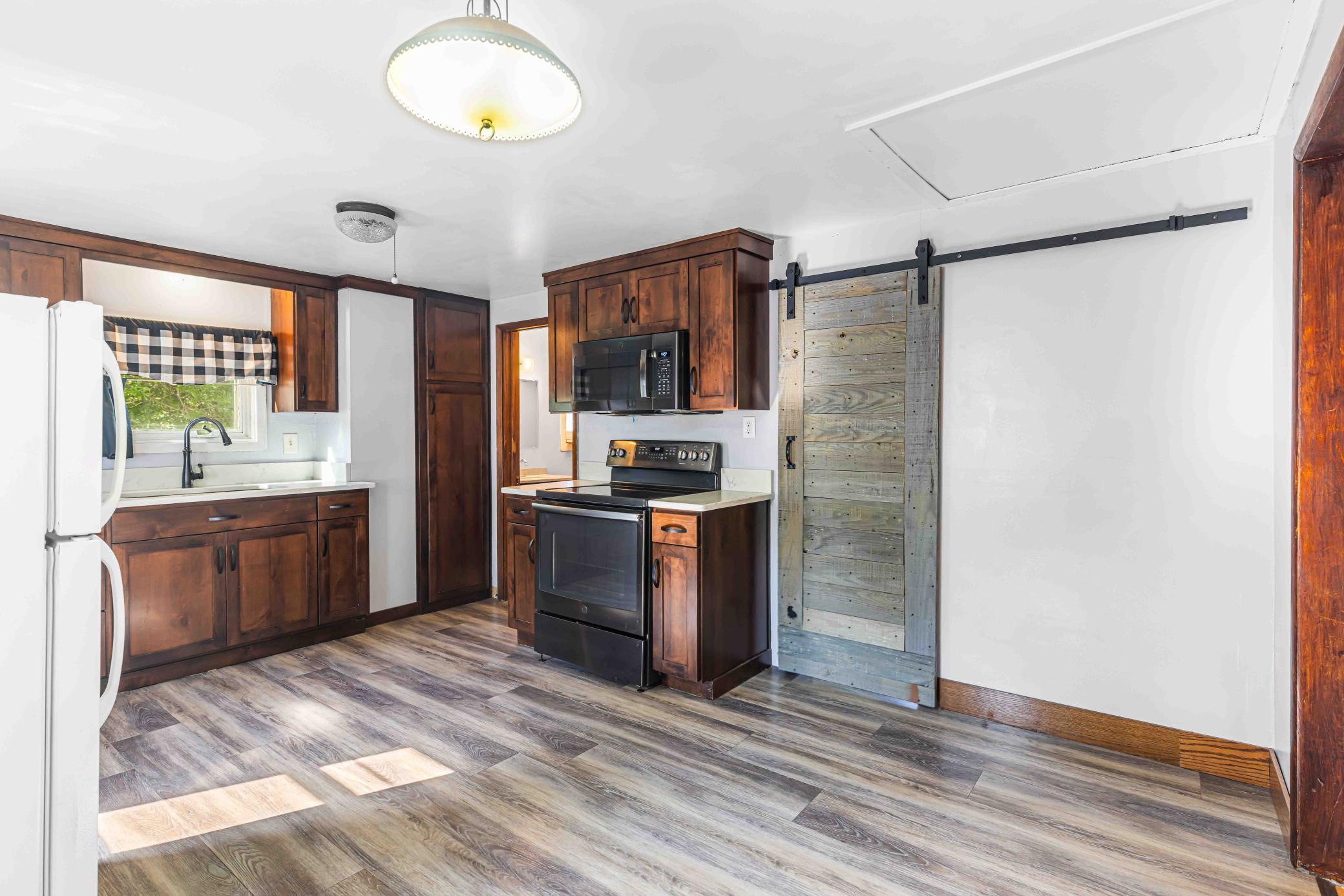 1930 single family home for sale at 319 1st Street in West Fargo, ND — 2 bed, 1 bath (photo 15 of 27)