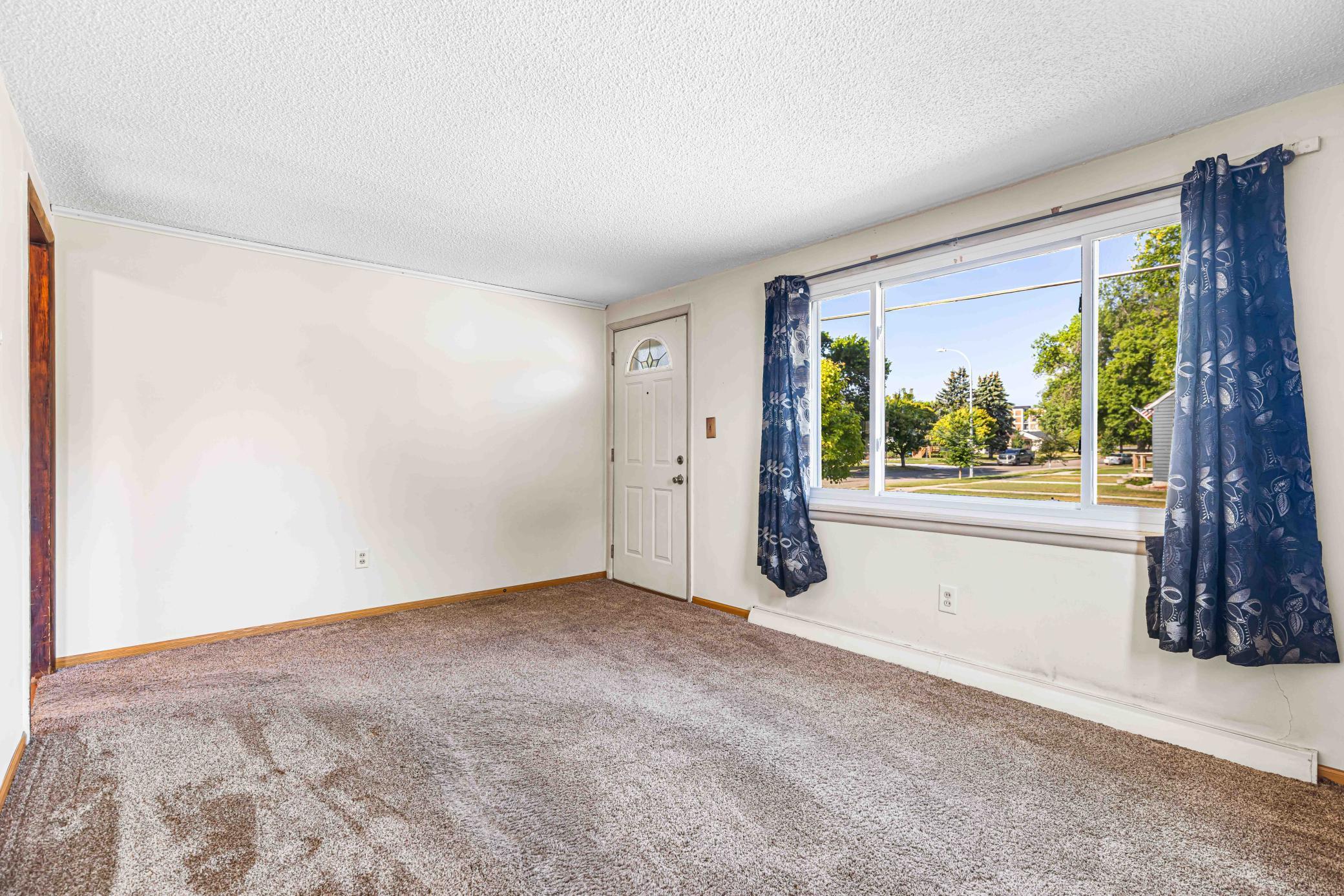 1930 single family home for sale at 319 1st Street in West Fargo, ND — 2 bed, 1 bath (photo 18 of 27)