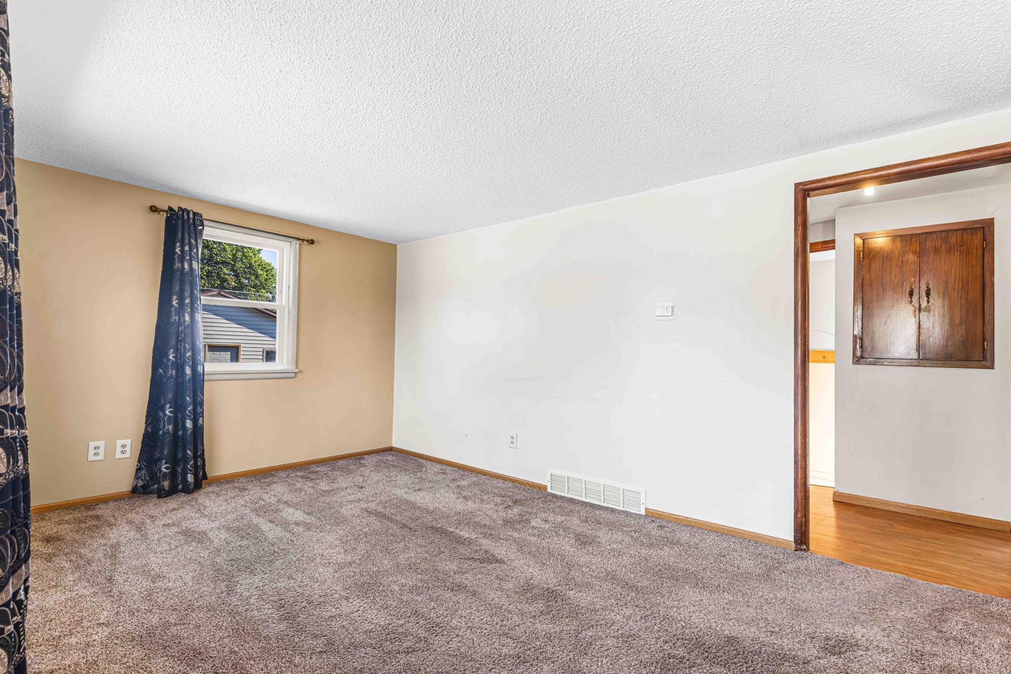 1930 single family home for sale at 319 1st Street in West Fargo, ND — 2 bed, 1 bath (photo 19 of 27)